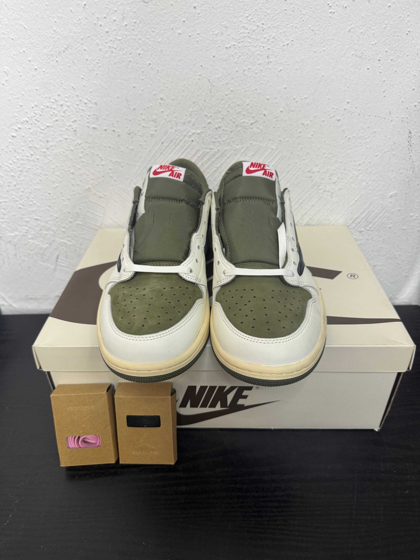 JORDAN 1 LOW TRAVIS SCOTT MEDIUM OLIVE