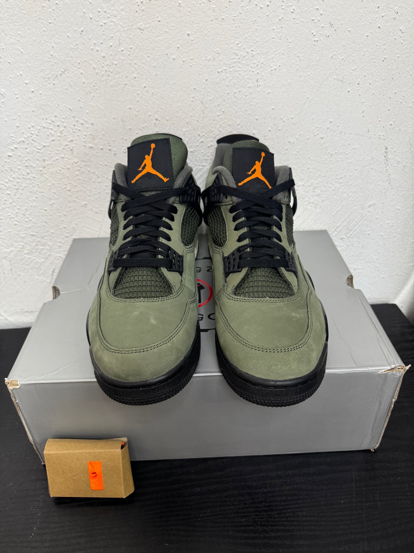 JORDAN 4 UNDEFEATED (USED)
