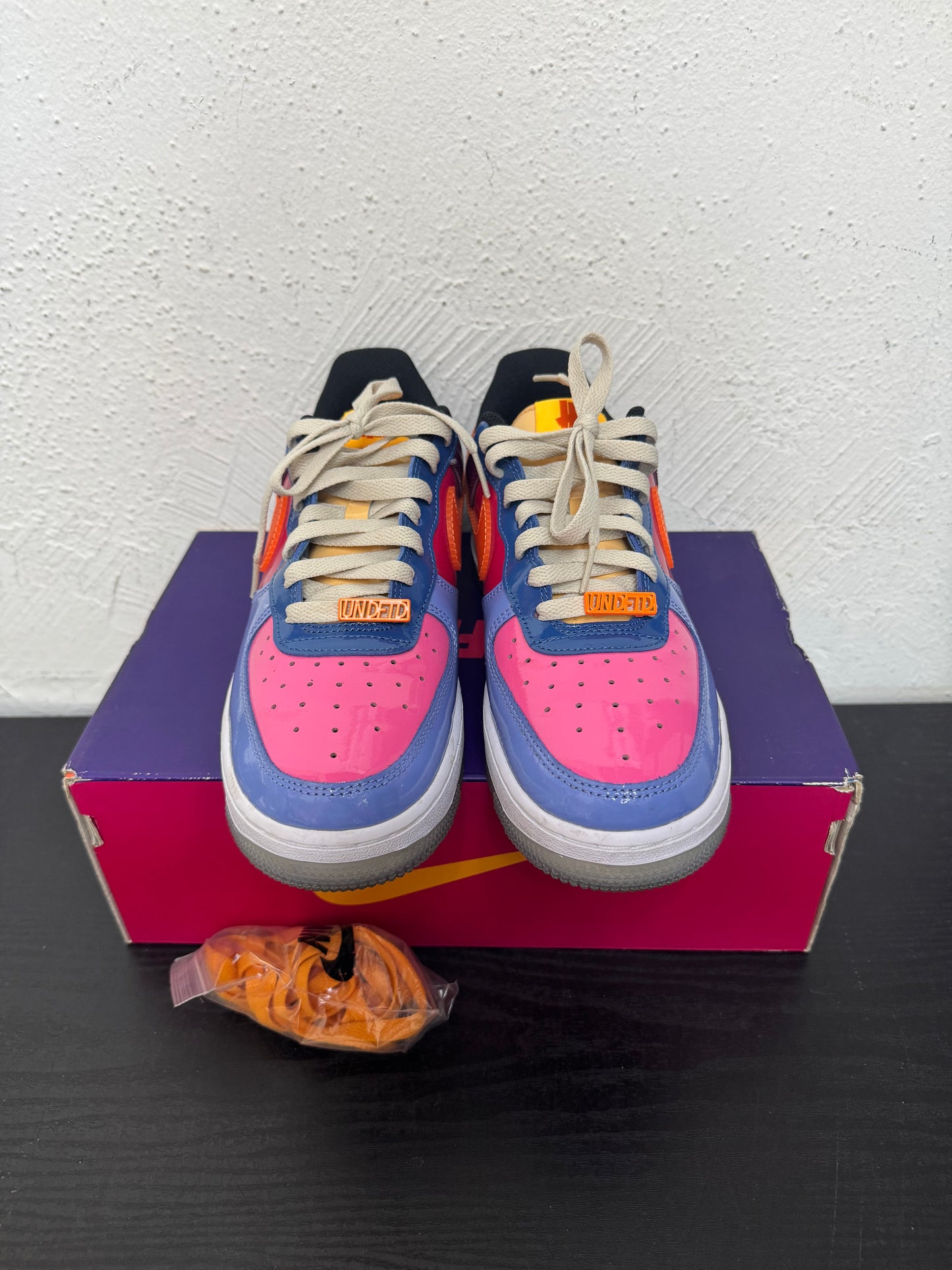 UNDEFEATED AIR FORCE 1 LOW TOTAL ORANGE (USED)