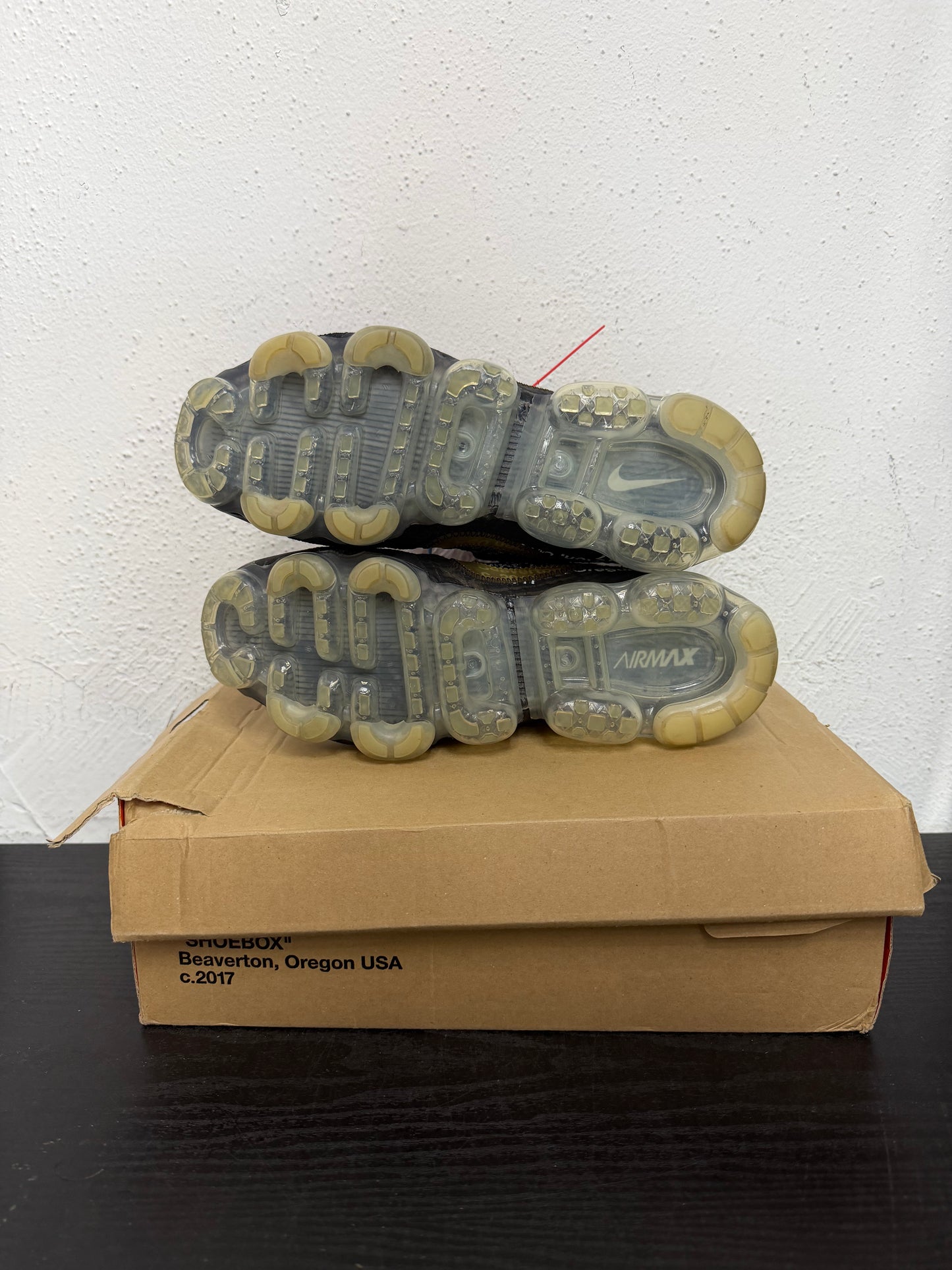 NIKE VAPORMAX OFF WHITE BLACK (USED)