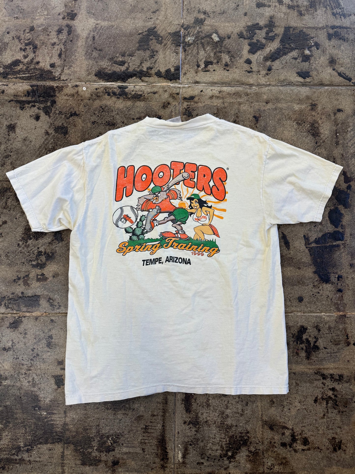 1990s HOOTERS TEMPE ARIZONA TEE