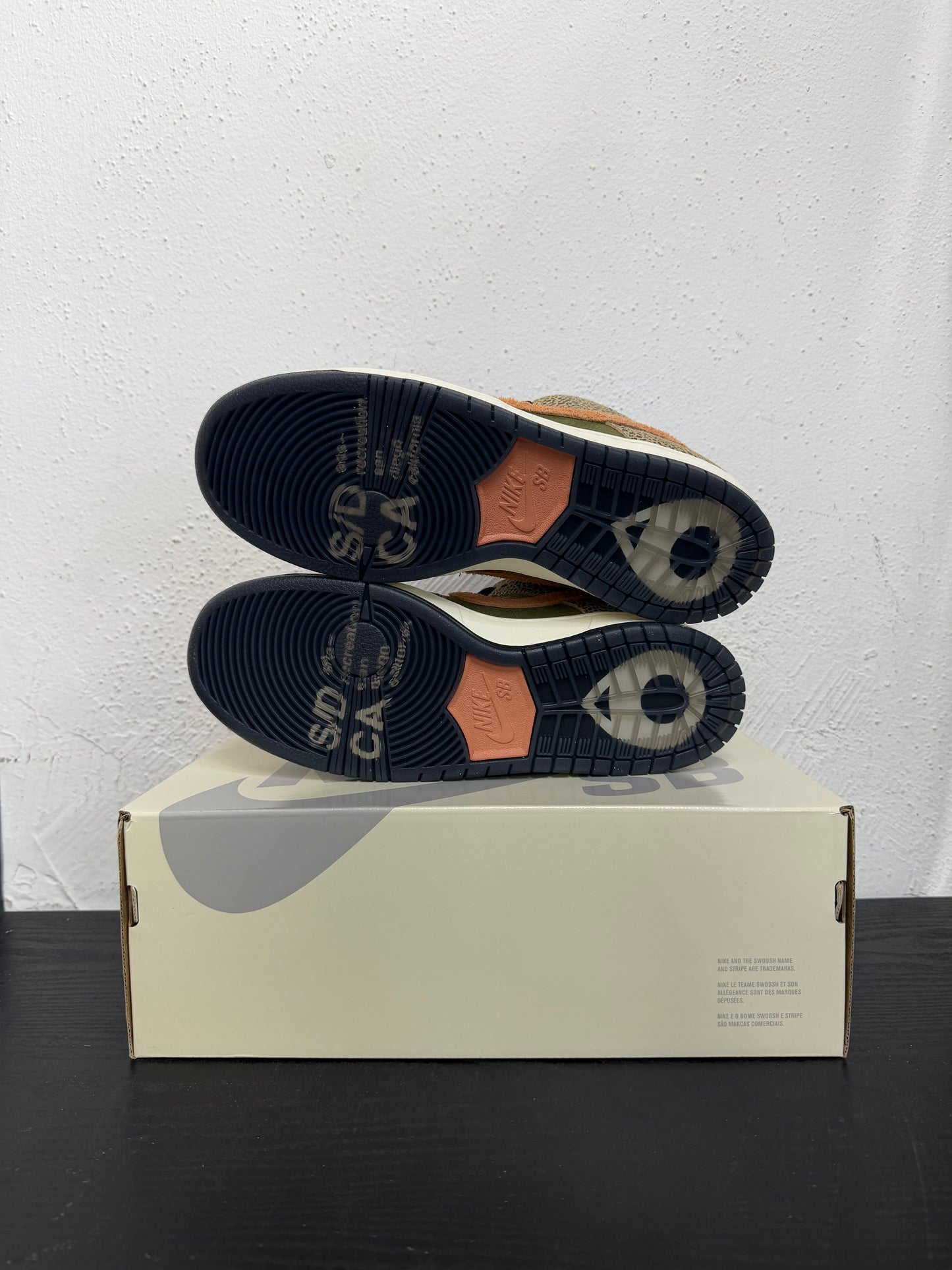 DUNK LOW SB ARTS-REC
