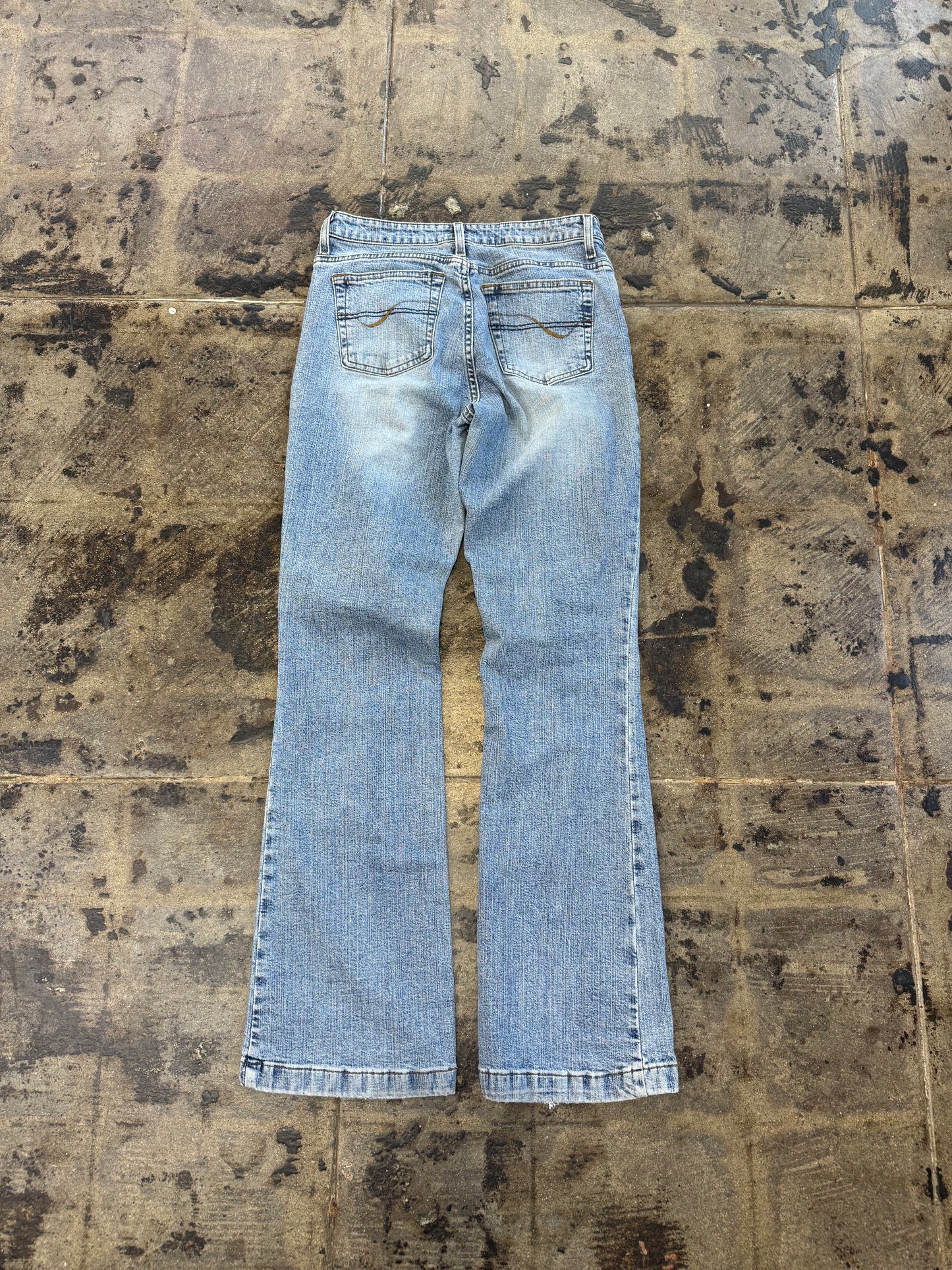 WOMEN BOOTCUT BLUE JEANS
