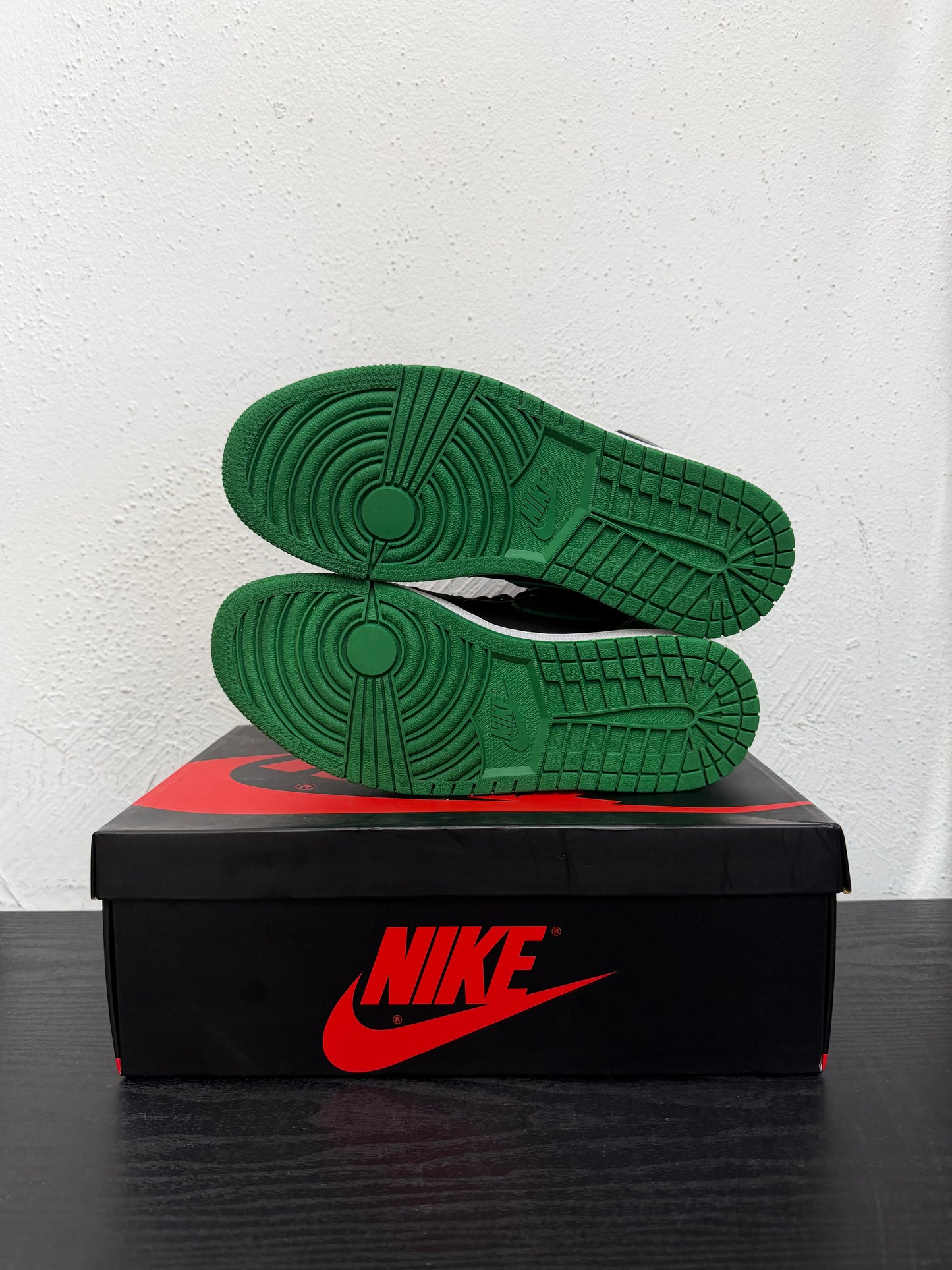 JORDAN 1 PINE GREEN 2.0 (USED)