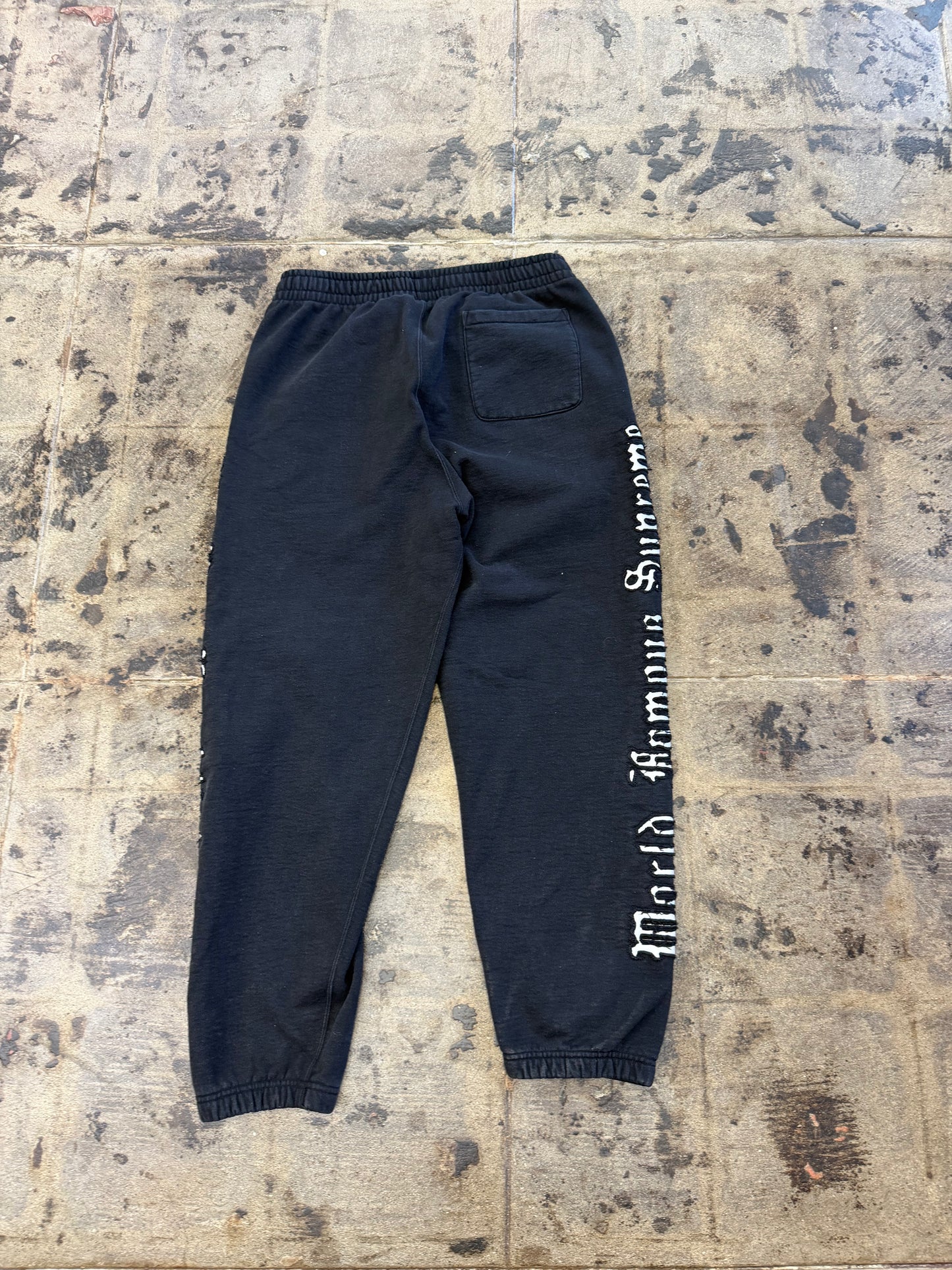 SUPREME BLACK SWEAT PANTS NY EST. 94 (USED)