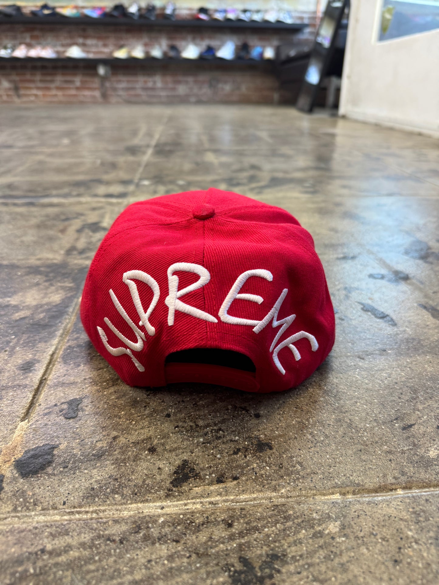 SUPREME YANKEES 5 PANEL RED SNAP BACK