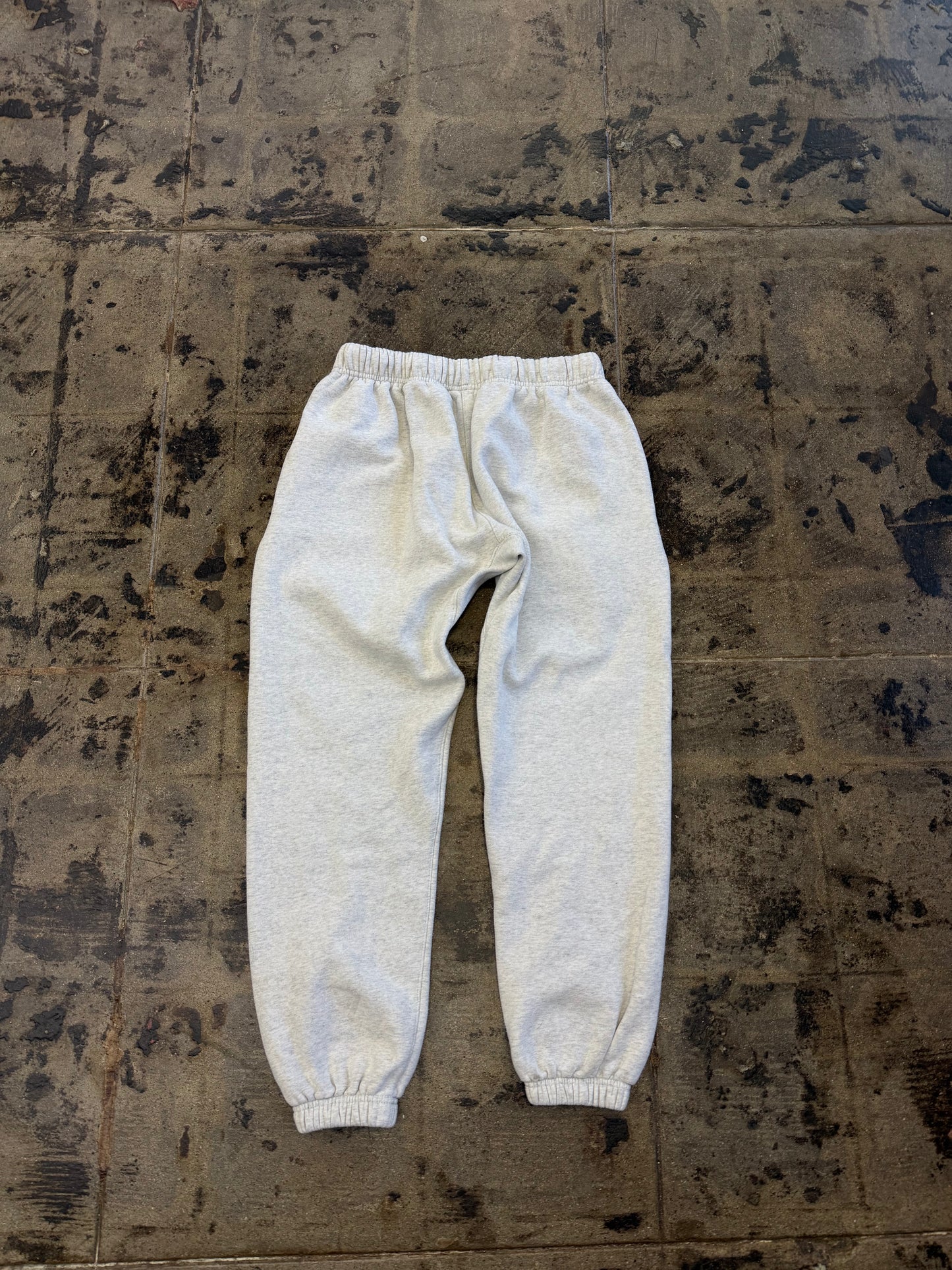 ESSENTIAL GREY SWEAT PANTS(USED)