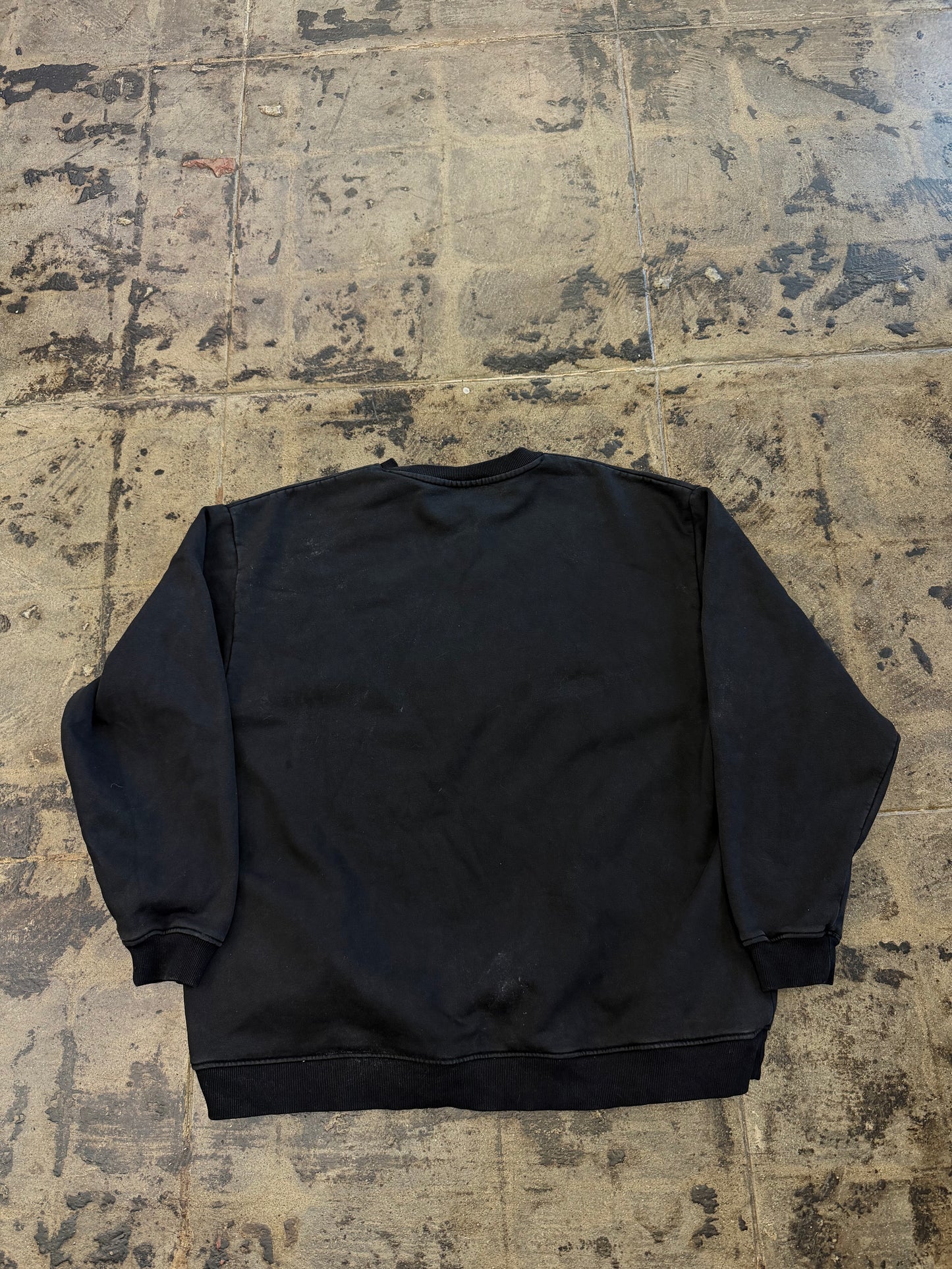 PLEASURES BLACK CREWNECK