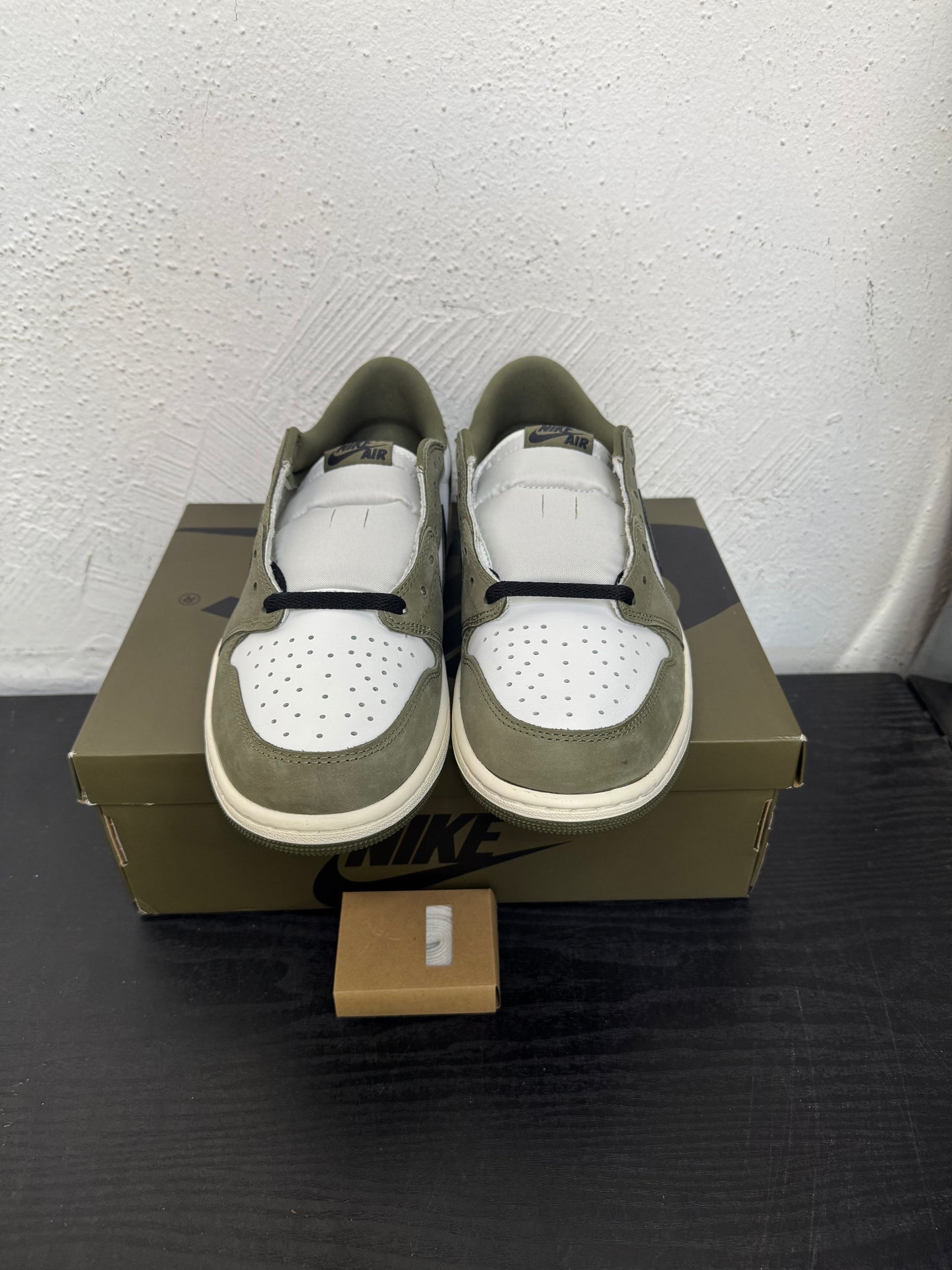 JORDAN 1 LOW MEDIUM OLIVE