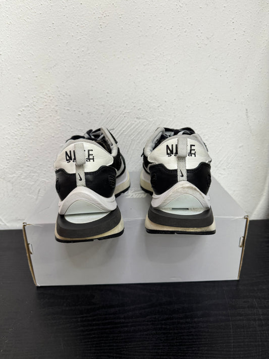 NIKE SACAI VAPORWAFFLE BLK/WHT (USED)