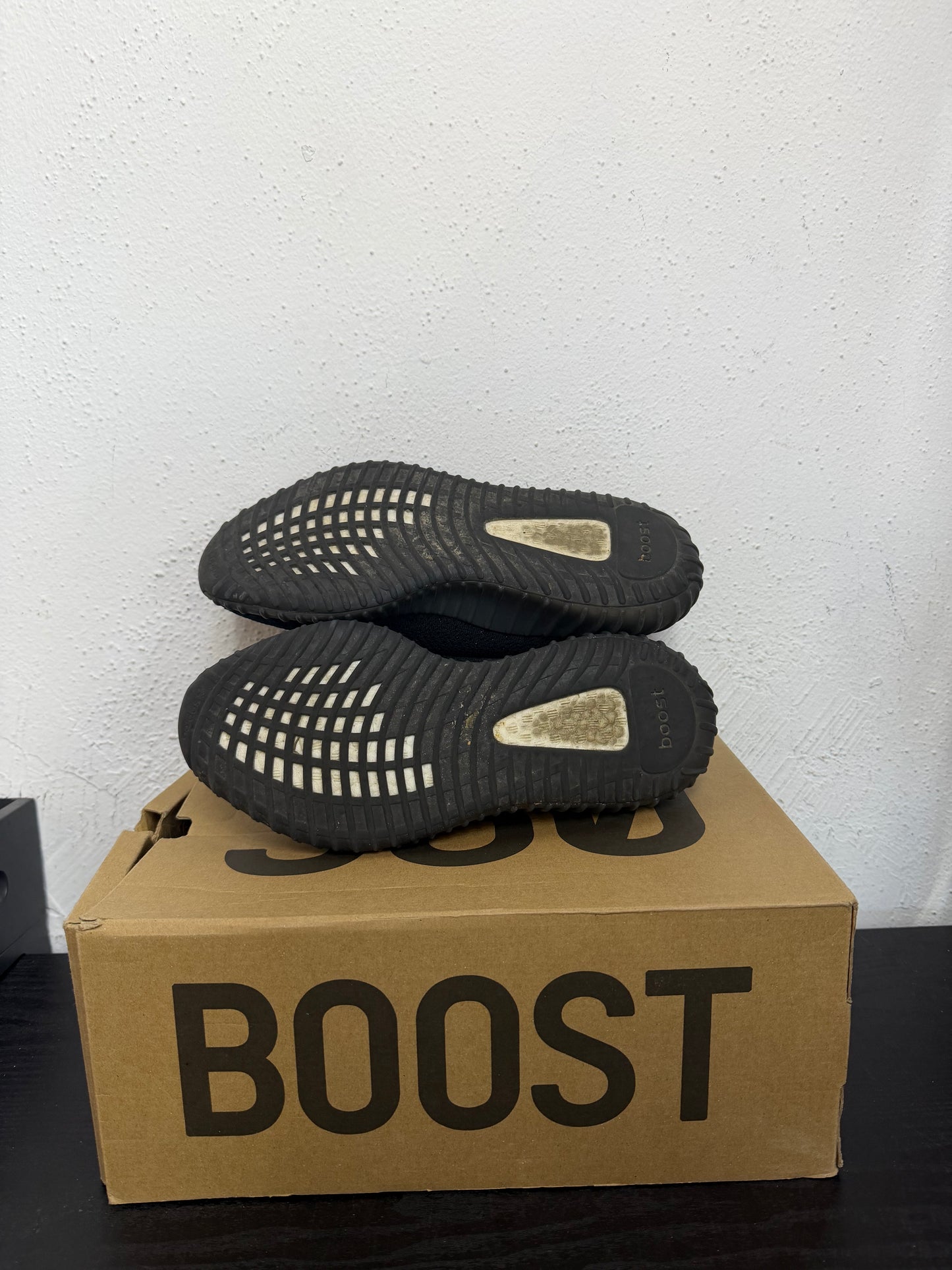 YEEZY 350 DAZZLING BLUE (USED)