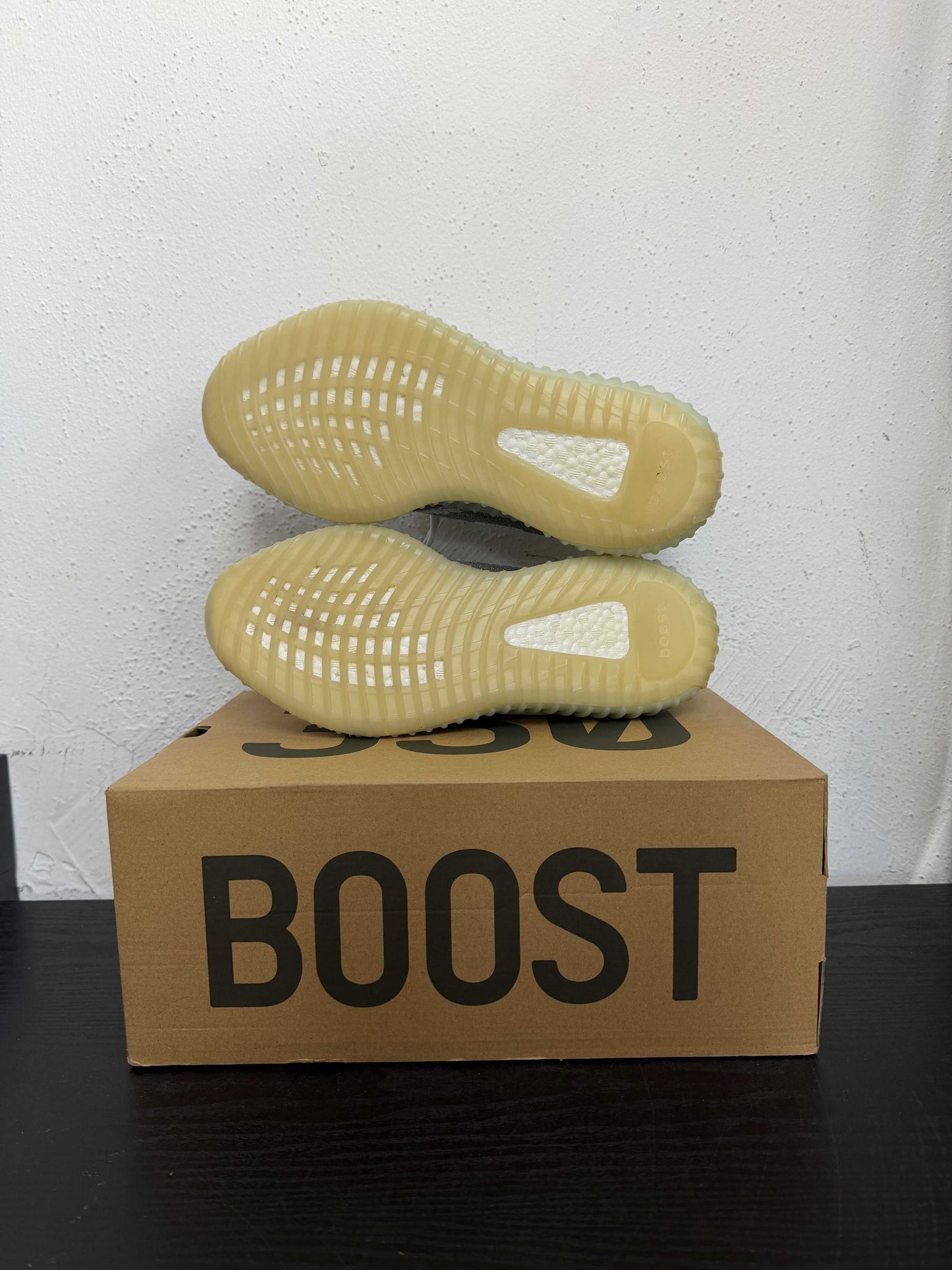 YEEZY 350 BLUE TINT (USED)