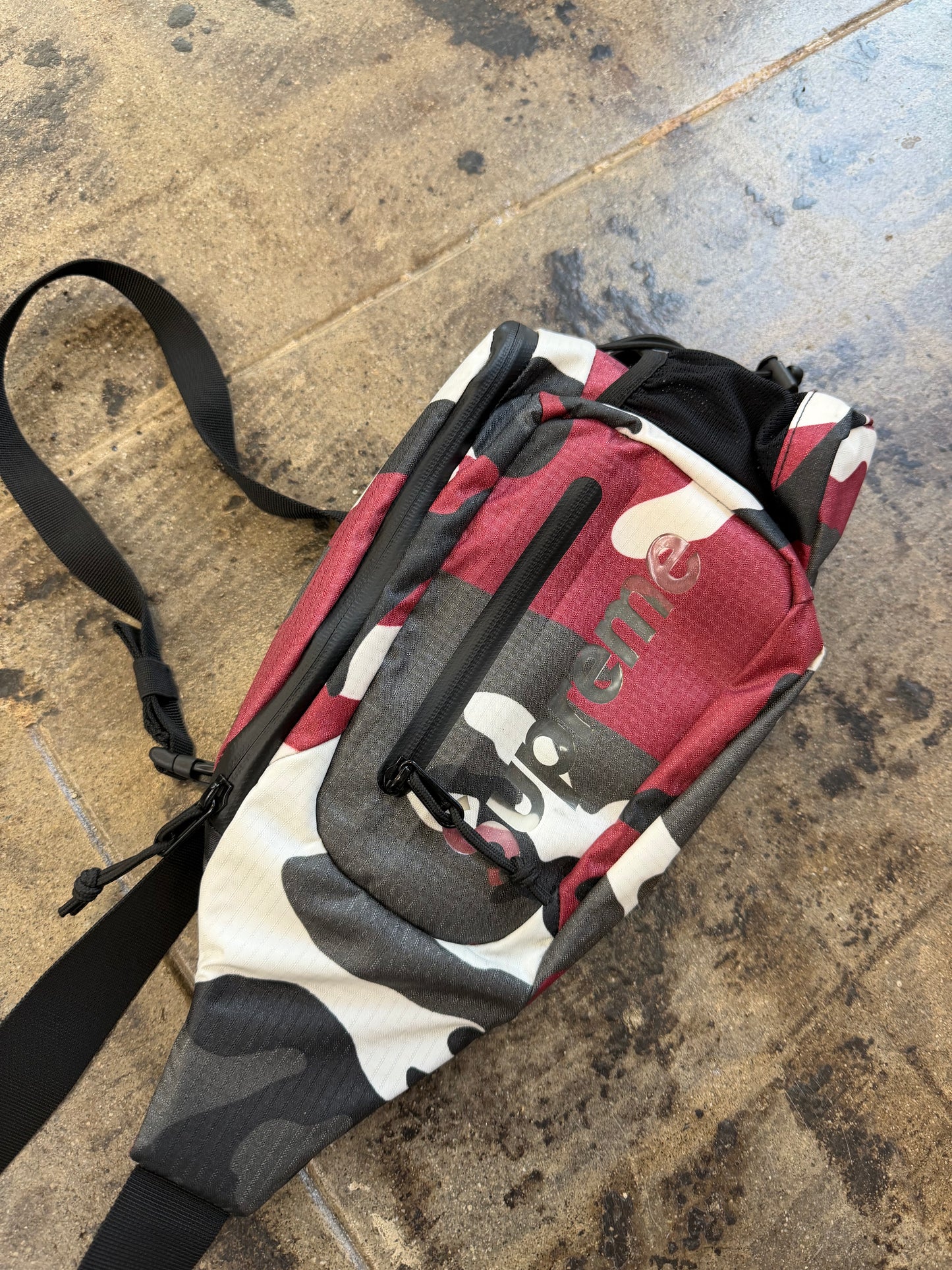 SUPREME SLING CAMO RED BAG