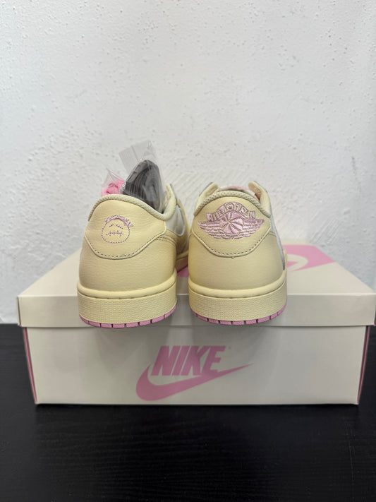 JORDAN 1 LOW TRAVIS SCOTT SHY PINK