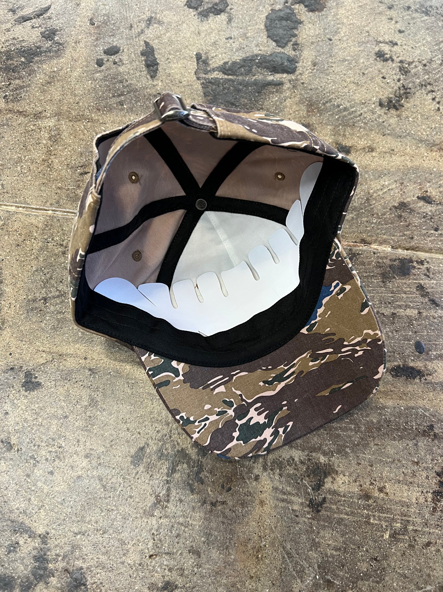 SUPREME x UNDERCOVER STUDDED 6-PANEL HAT