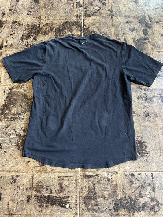 BLACK MICKEY EMBROIDERY TEE