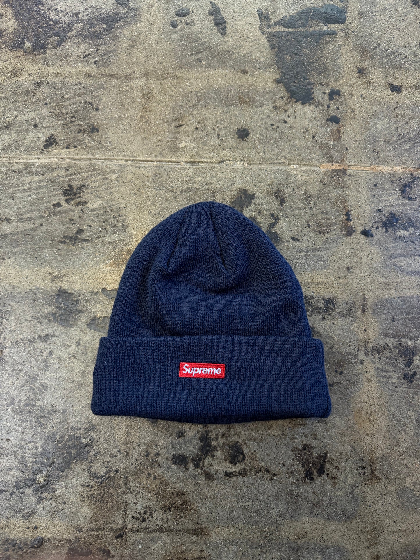 SUPREME S LOGO NEW ERA NAVY BEANIE (USED)
