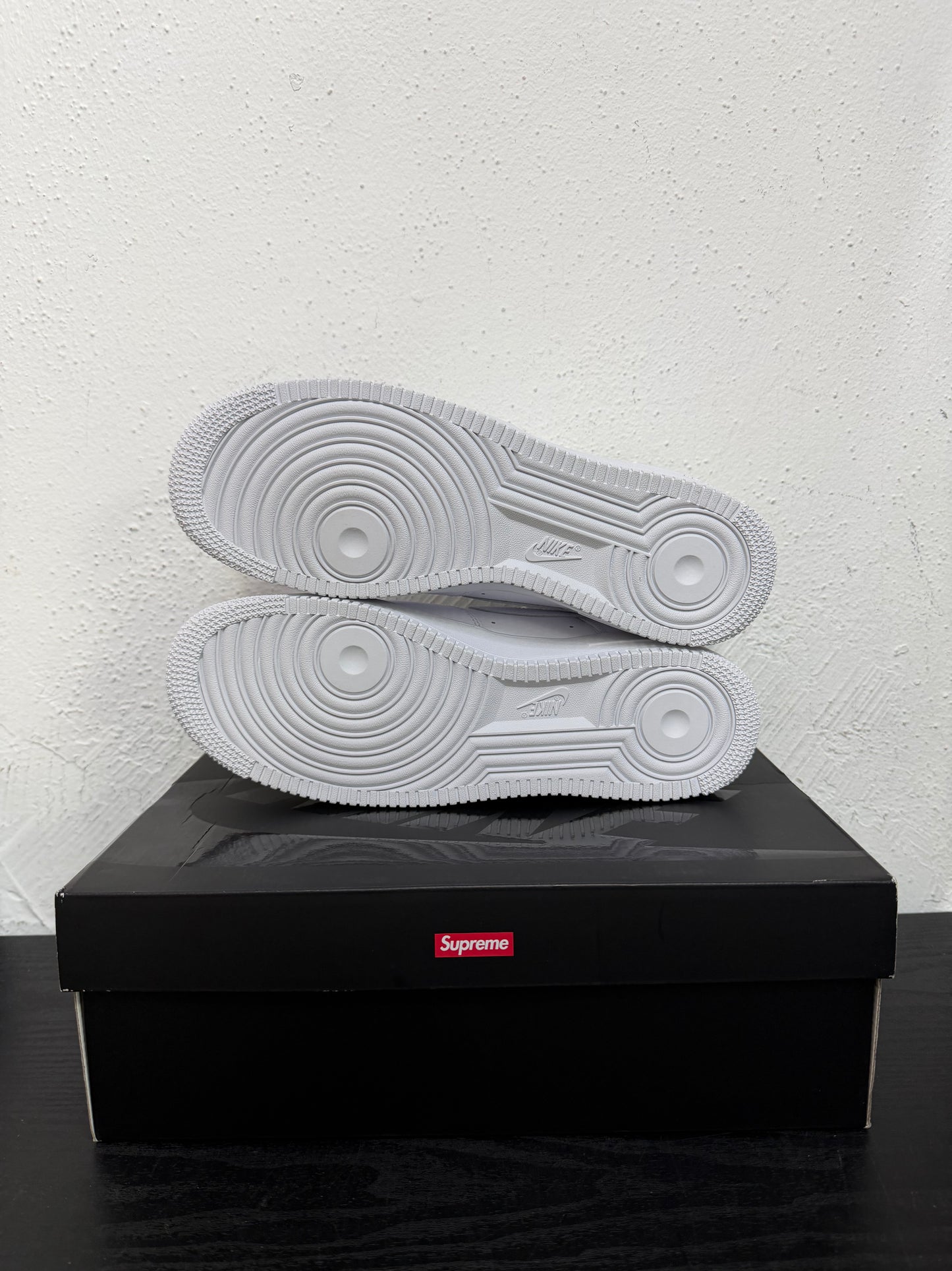 SUPREME AIR FORCE 1 LOW WHITE