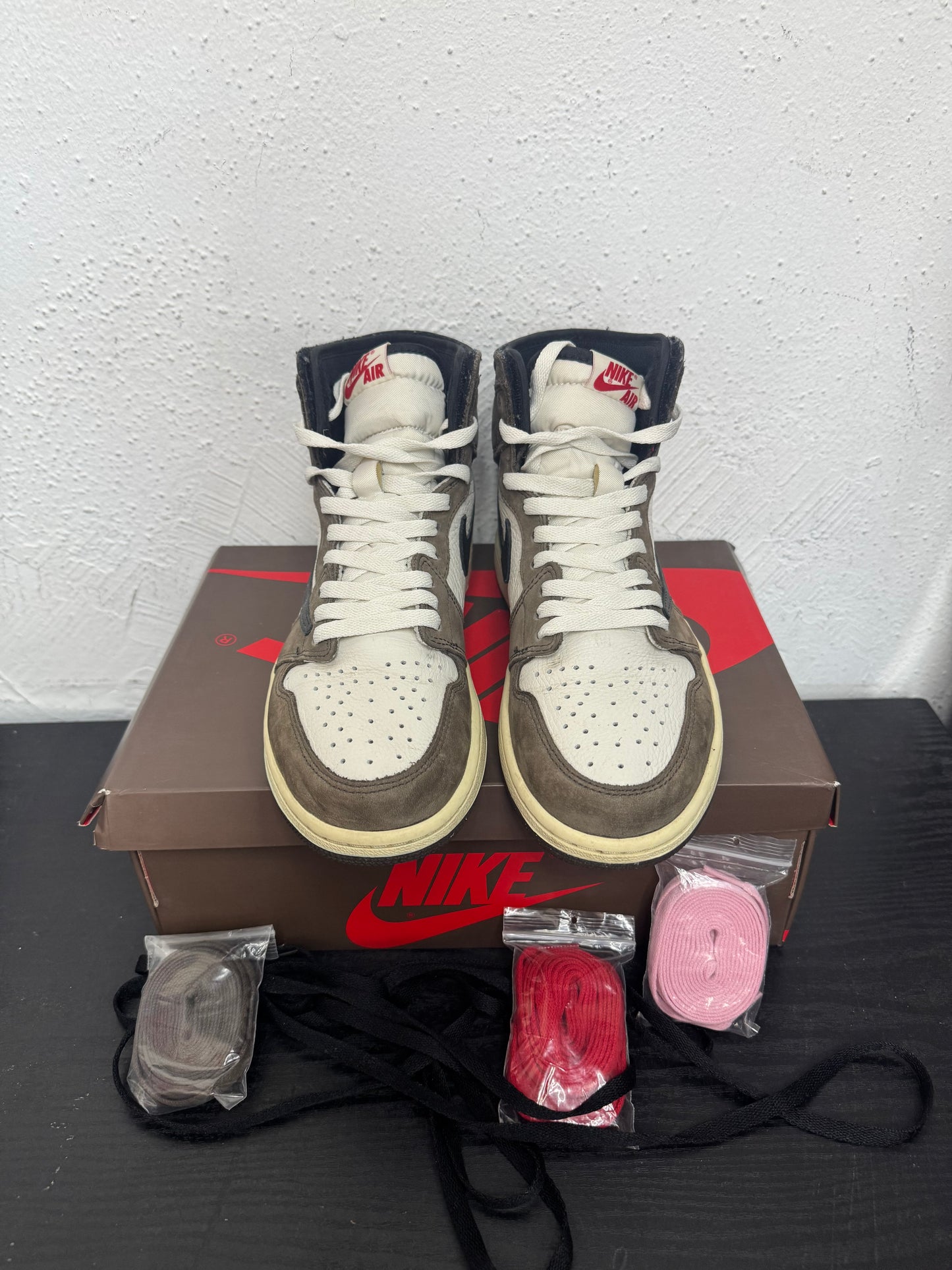 JORDAN 1 HIGH TRAVIS SCOTT MOCHA HIGH (USED)