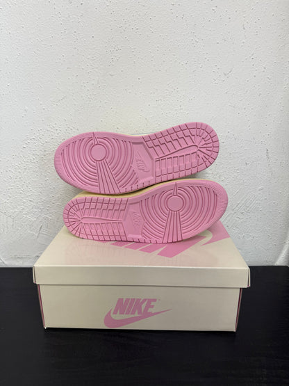 JORDAN 1 LOW TRAVIS SCOTT SHY PINK