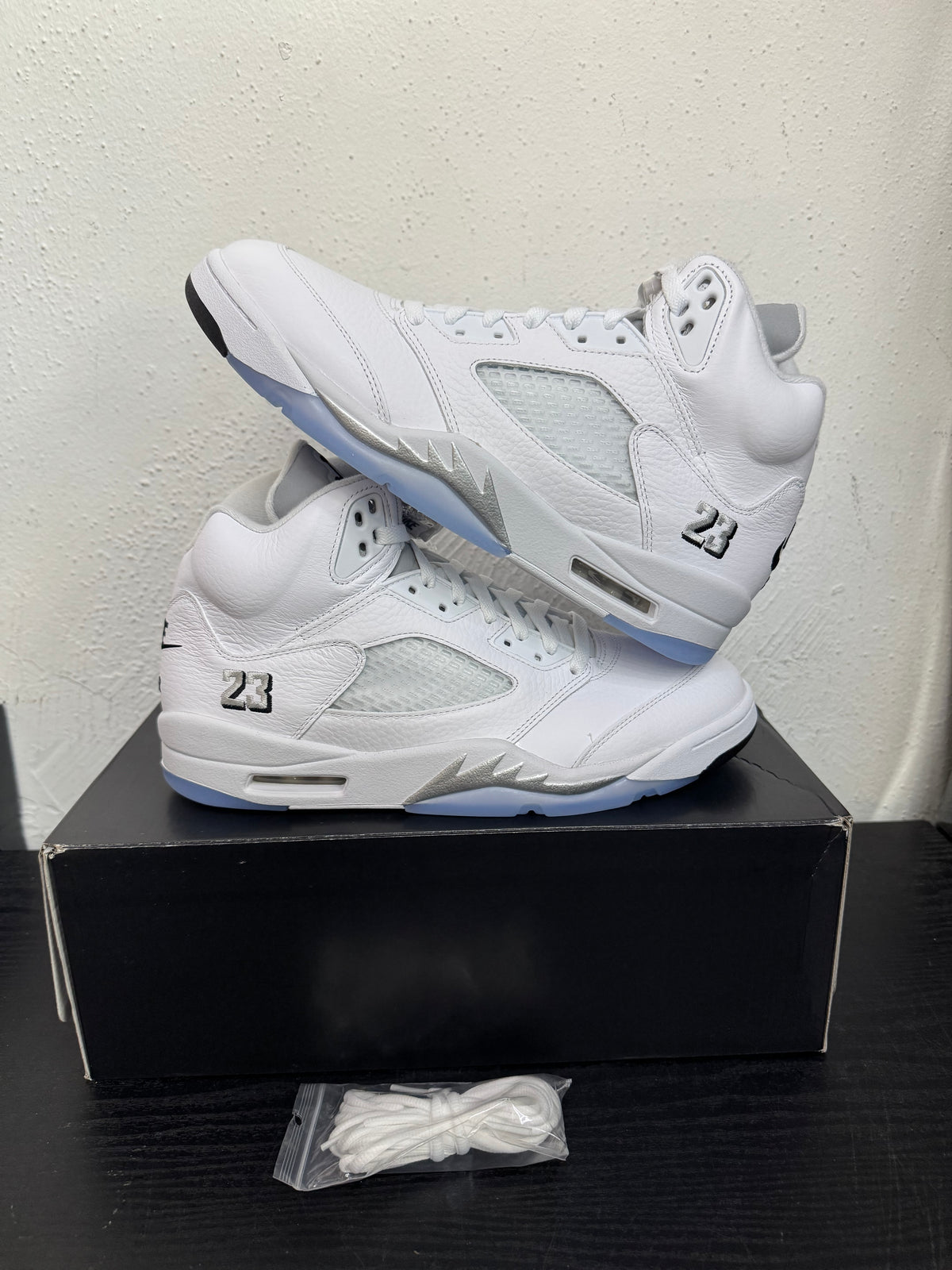 JORDAN 5 WHITE METALLIC (2026)