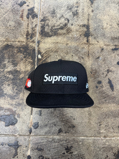 SUPREME NEW ERA MESH BOX LOGO FITTED HAT