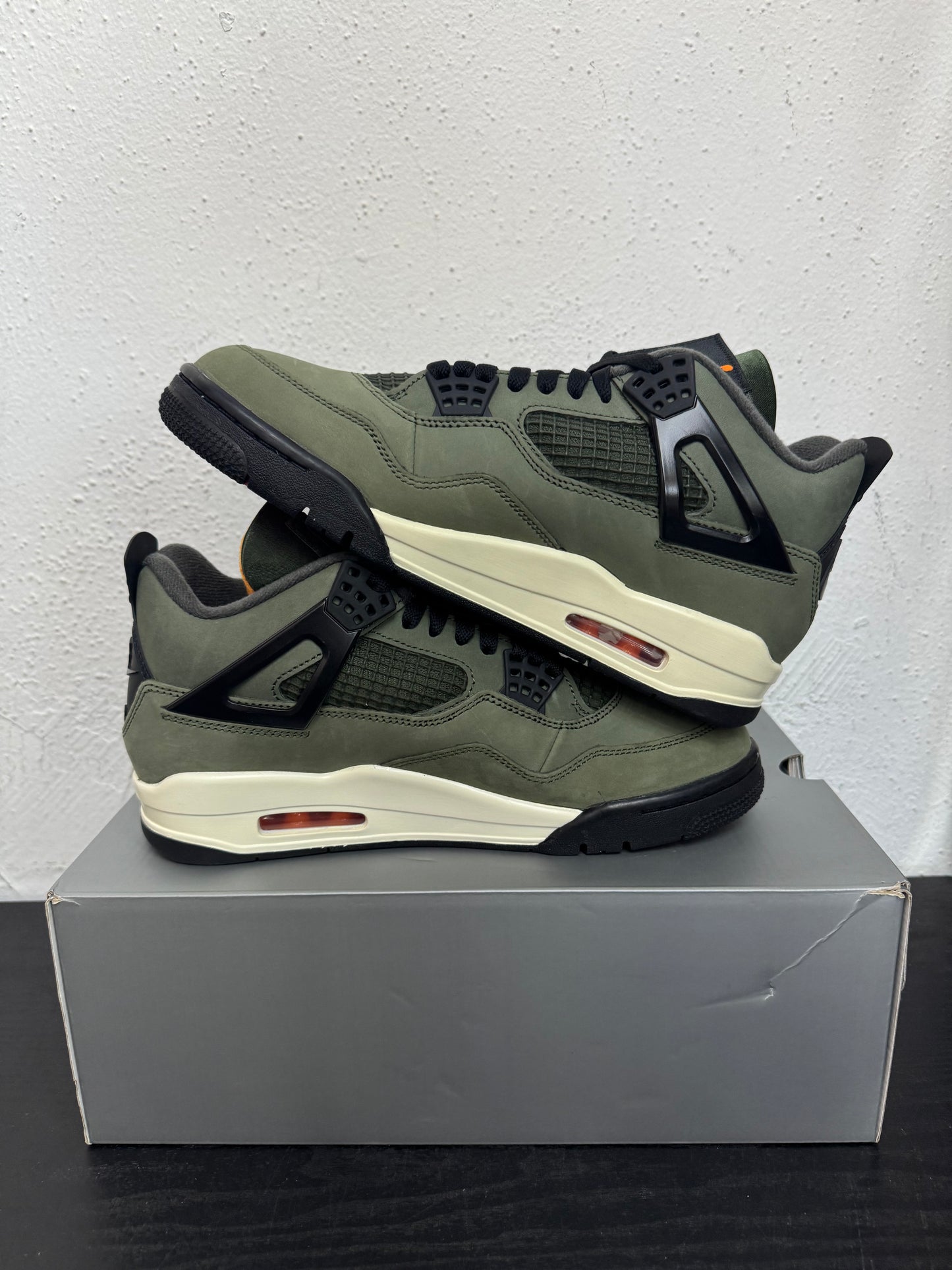 JORDAN 4 UNDEFEATED