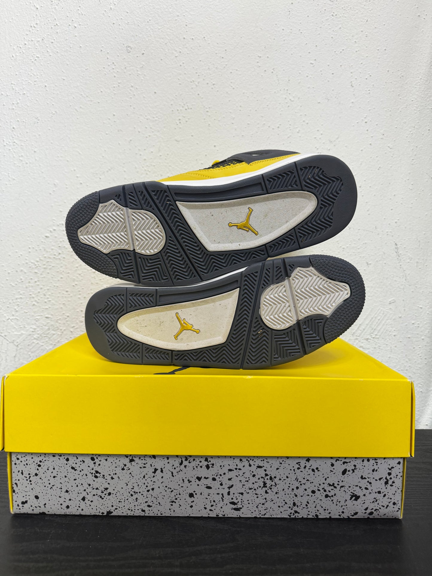 JORDAN 4 LIGHTING (USED)