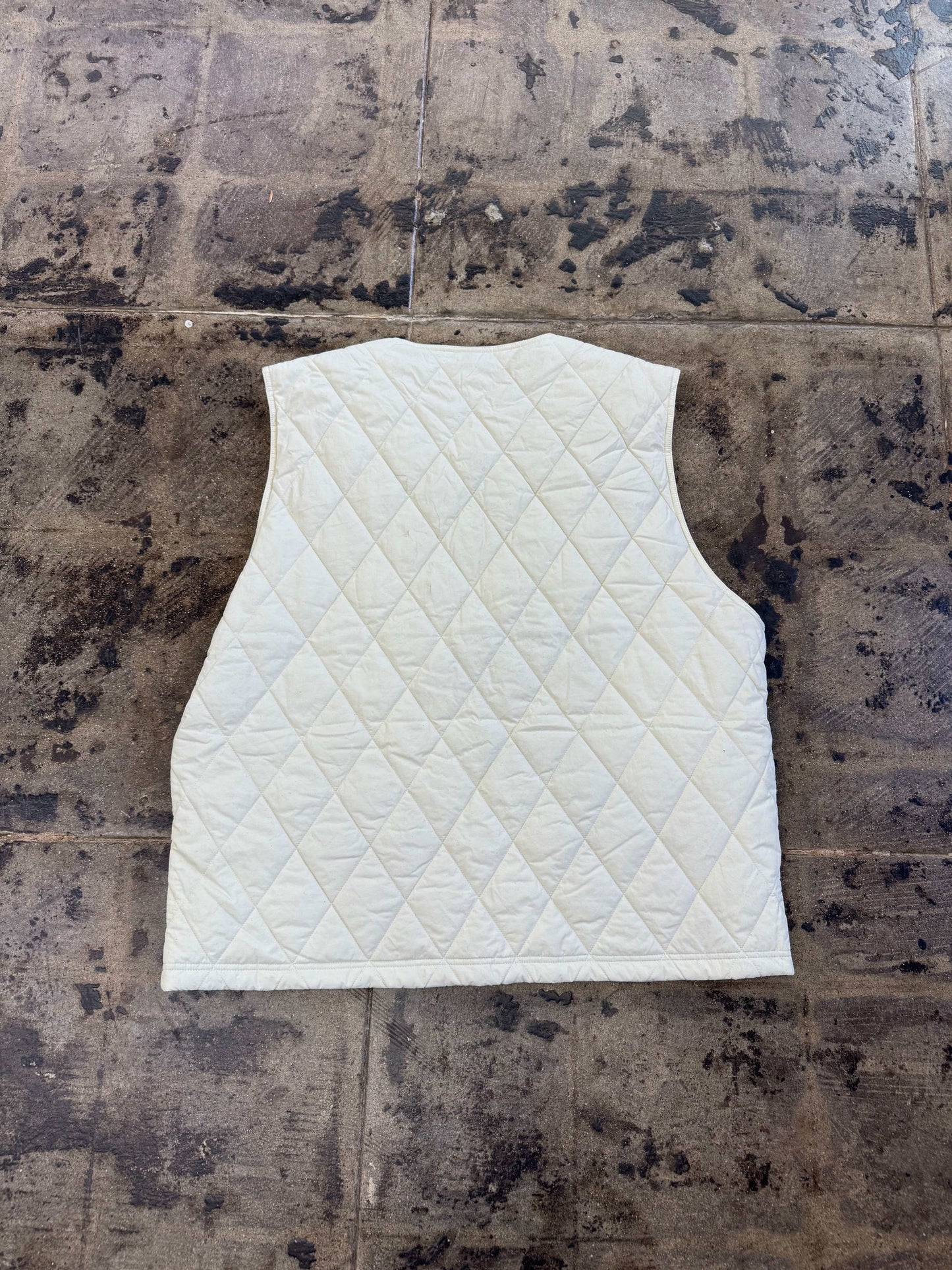 STUSSY DIAMOND QUILTED CREAM VEST (USED)