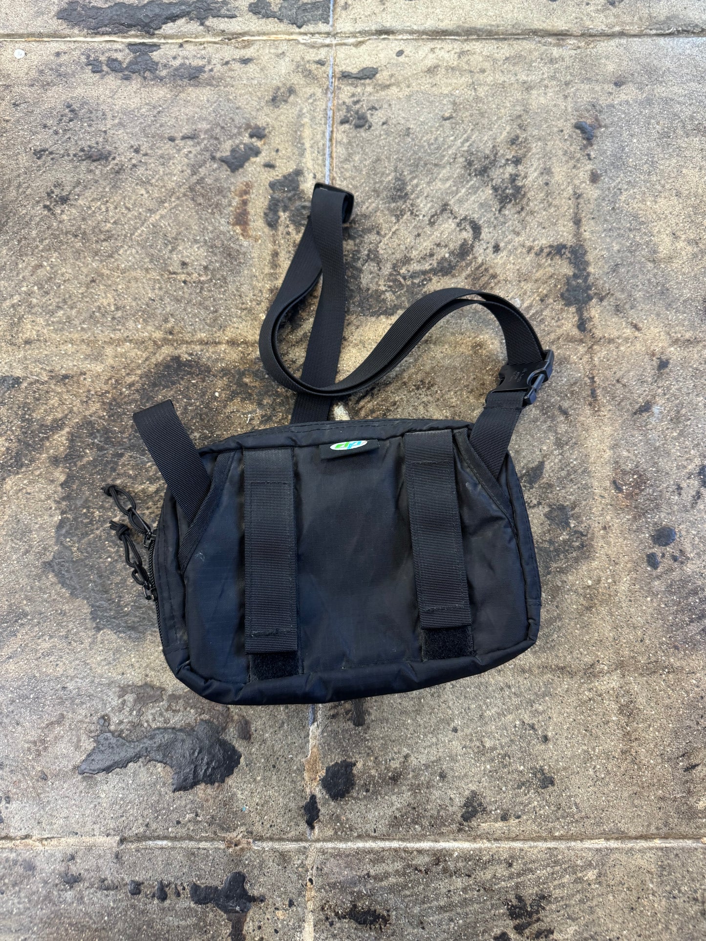 SUPREME BLACK SHOULDER BAG (FW18)