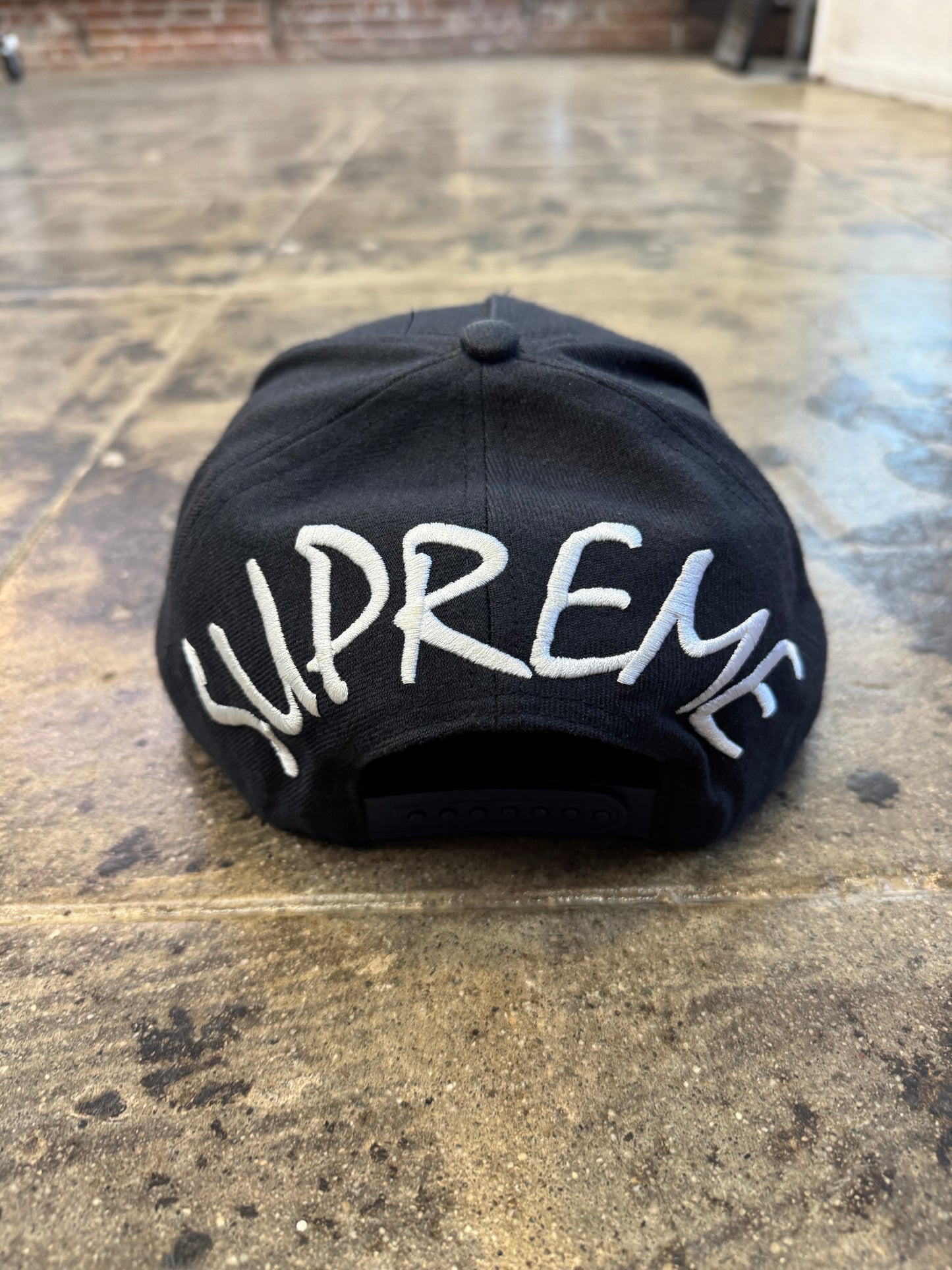 SUPREME YANKEES 5 PANEL NAVY SNAP BACK