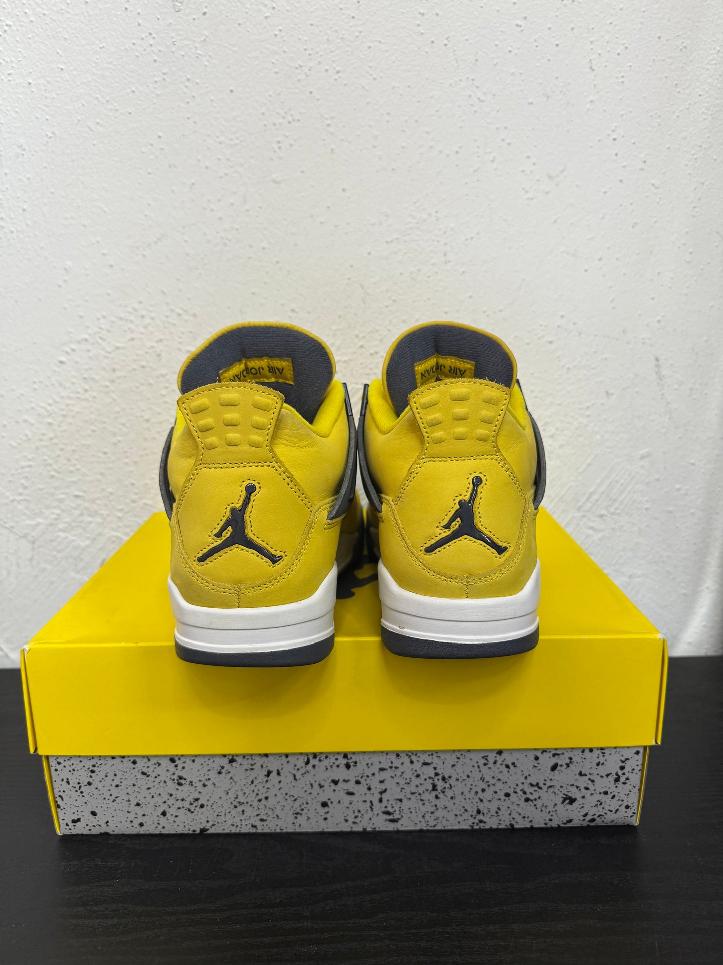 JORDAN 4 LIGHTING (USED)