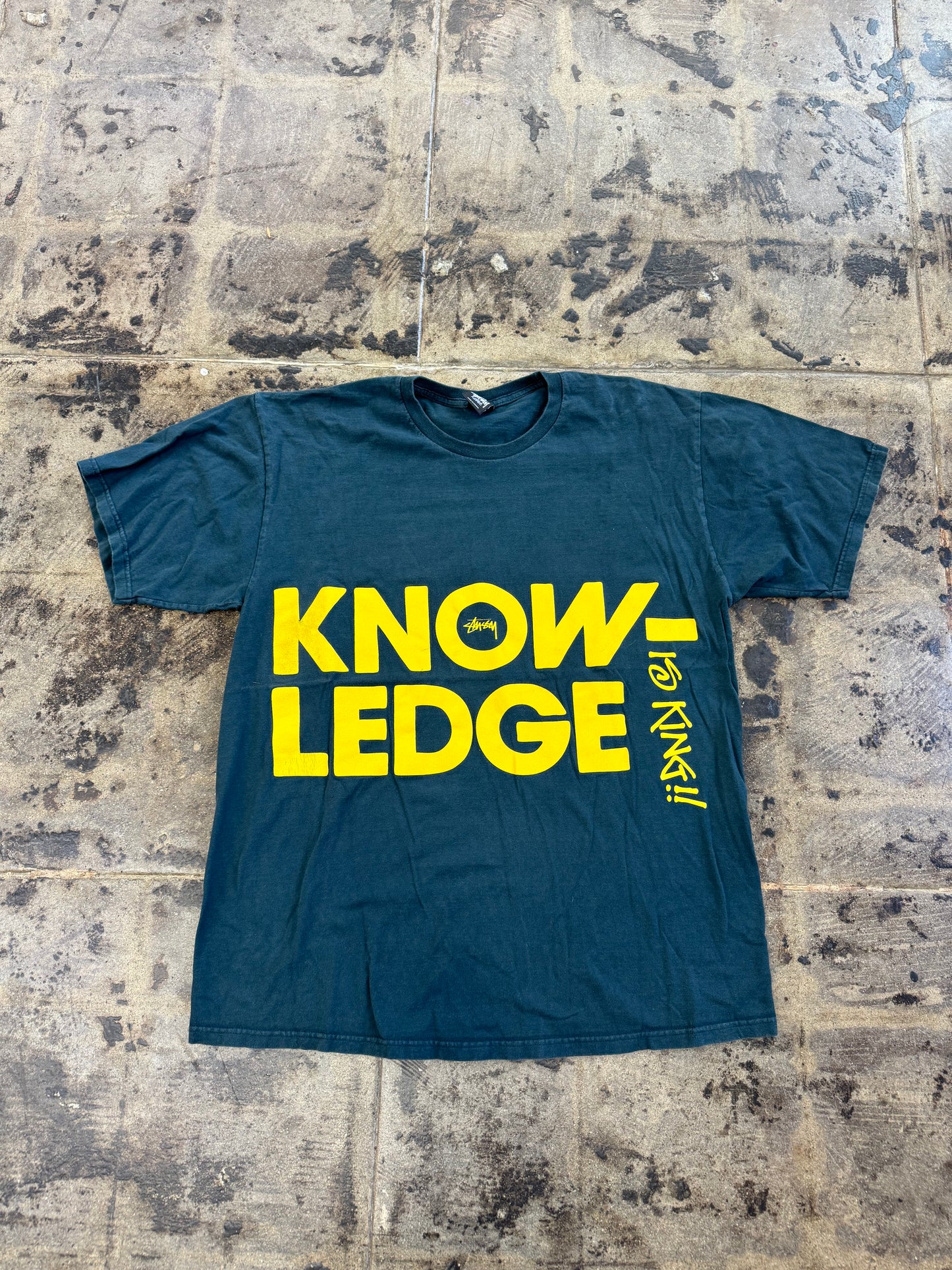 STUSSY KNOWLEDGE IS KING NAVY TEE (USED)