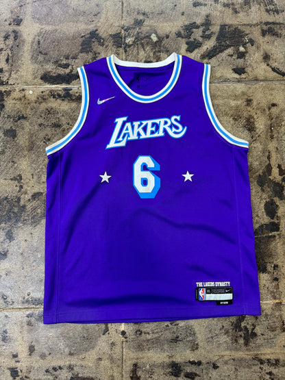 LA LAKERS LEBRON JAMES #6 PURPLE JERSEY (USED)