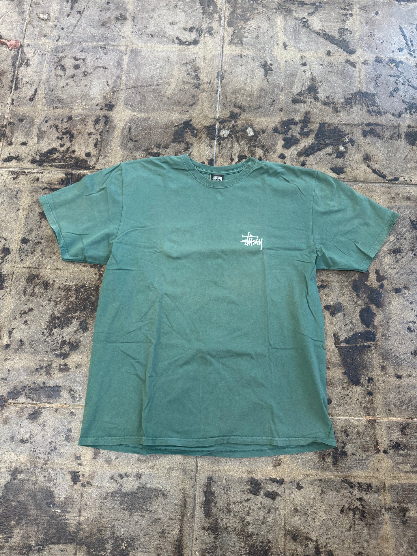 STUSSY GREEN BASIC LOGO TEE (USED)