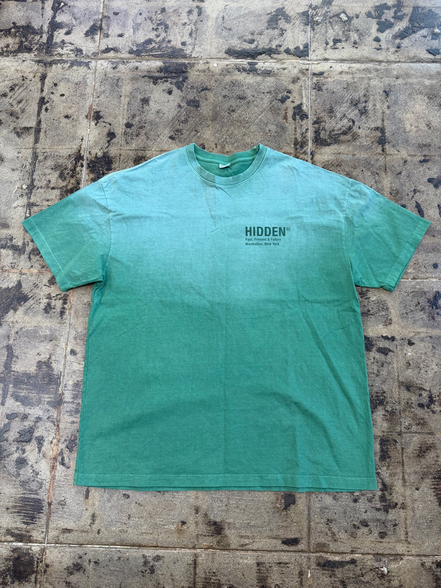 HIDDEN 2 TONE GREEN TEE (USED)