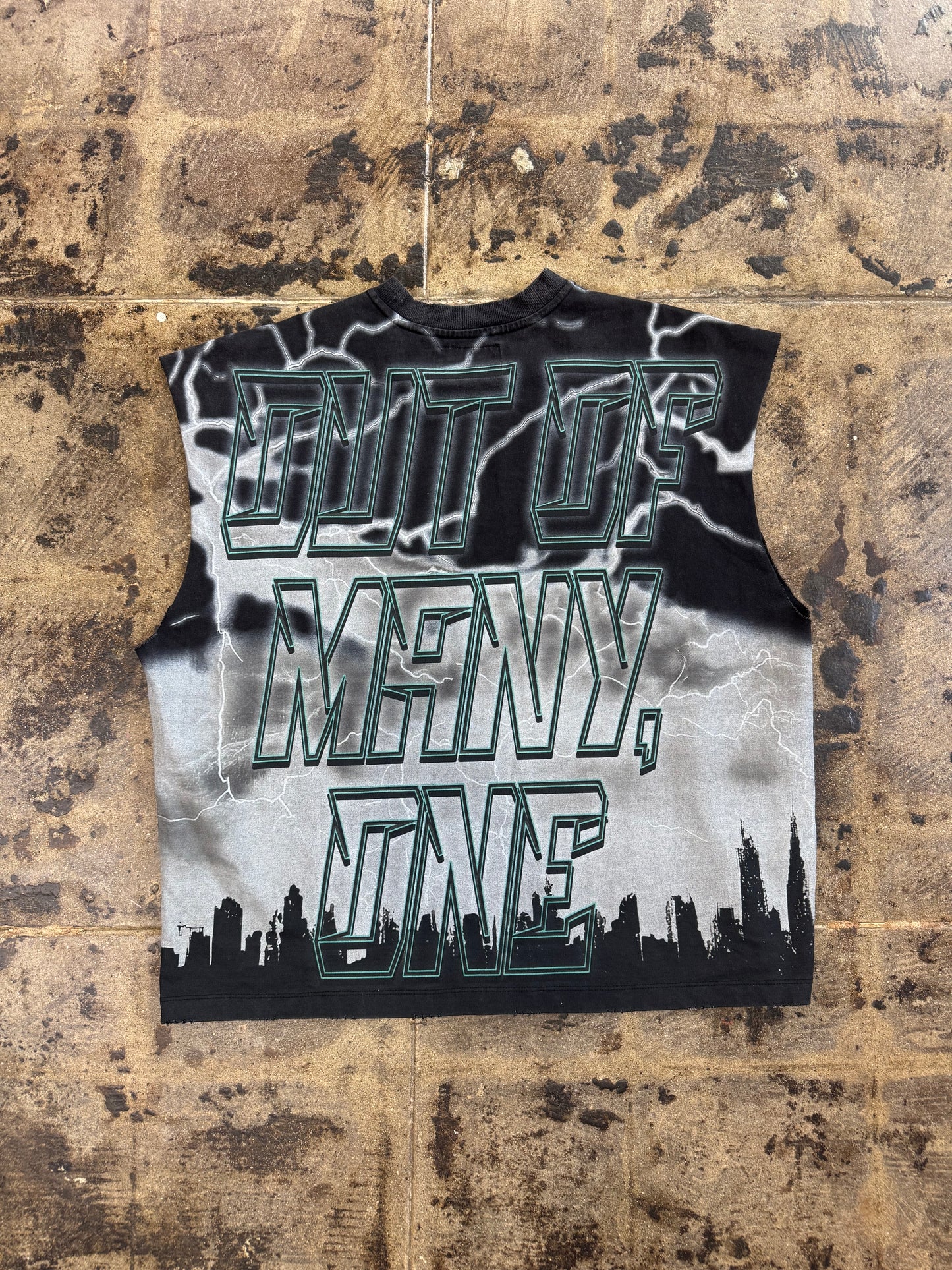 GODSPEED VOLTAGE CUT OFF GREY TEE (USED)