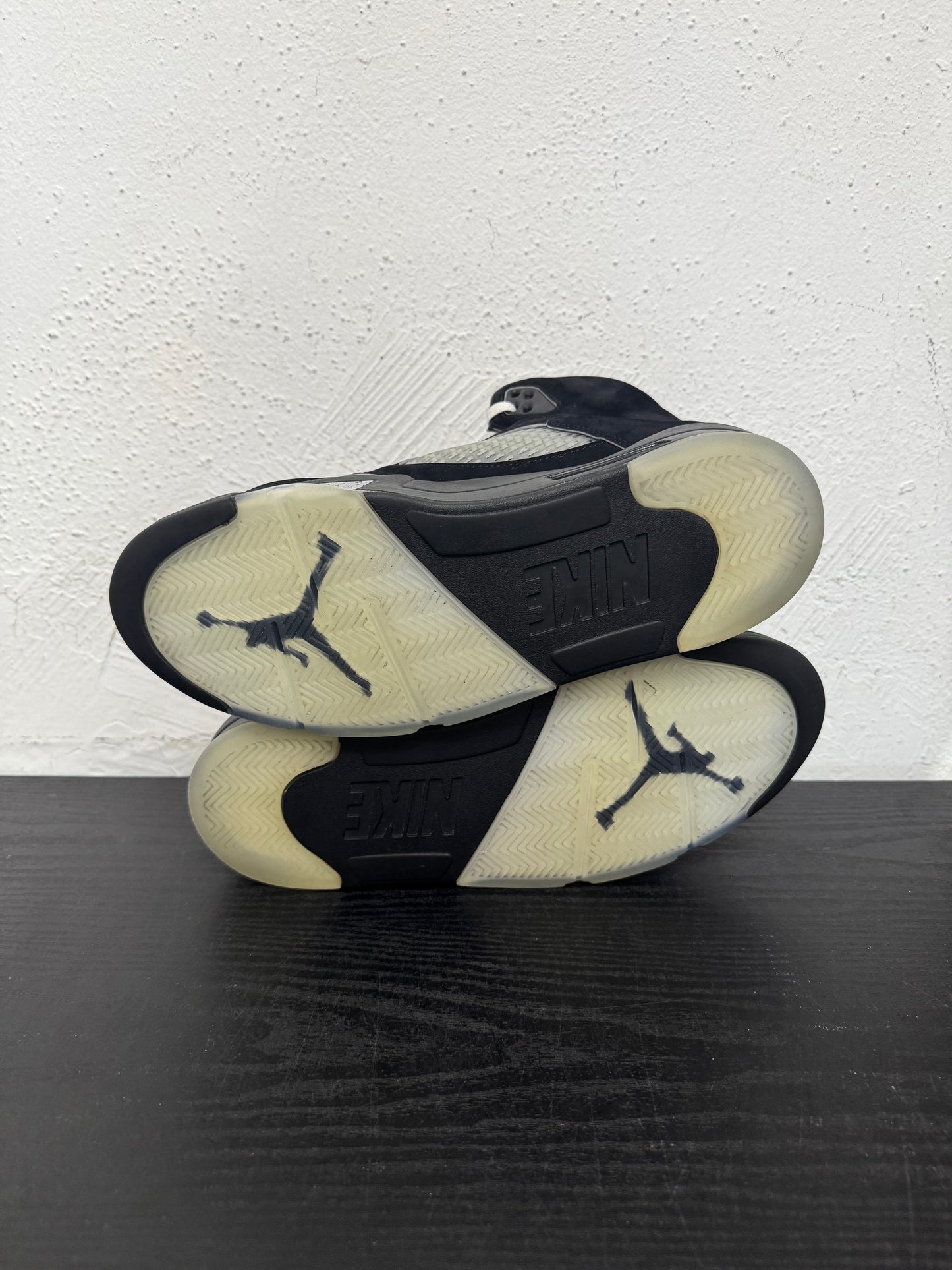 JORDAN 5 REIMAGINED BLACK METALLIC (USED) (NB)
