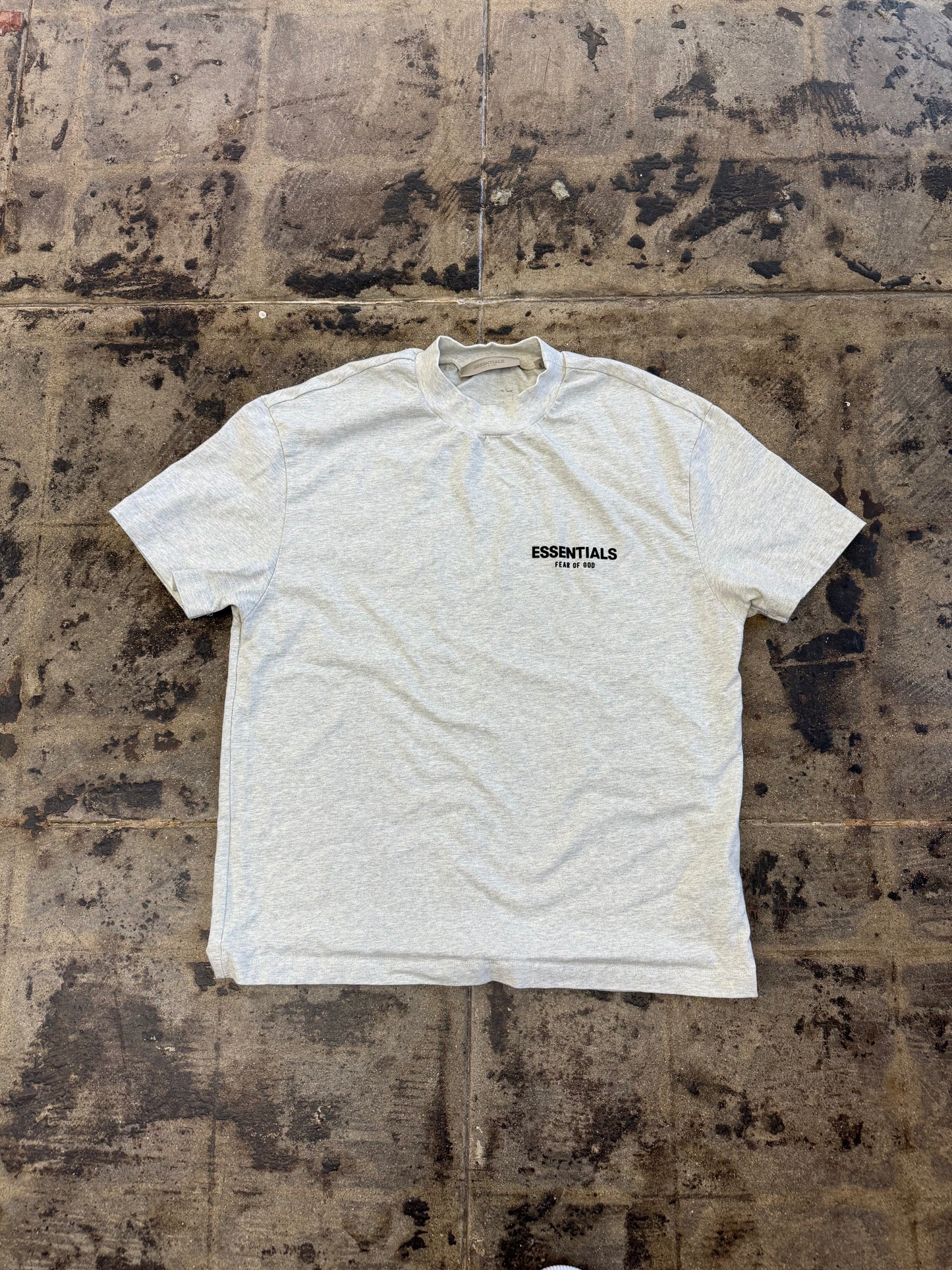ESSENTIAL HEATHER GREY TEE