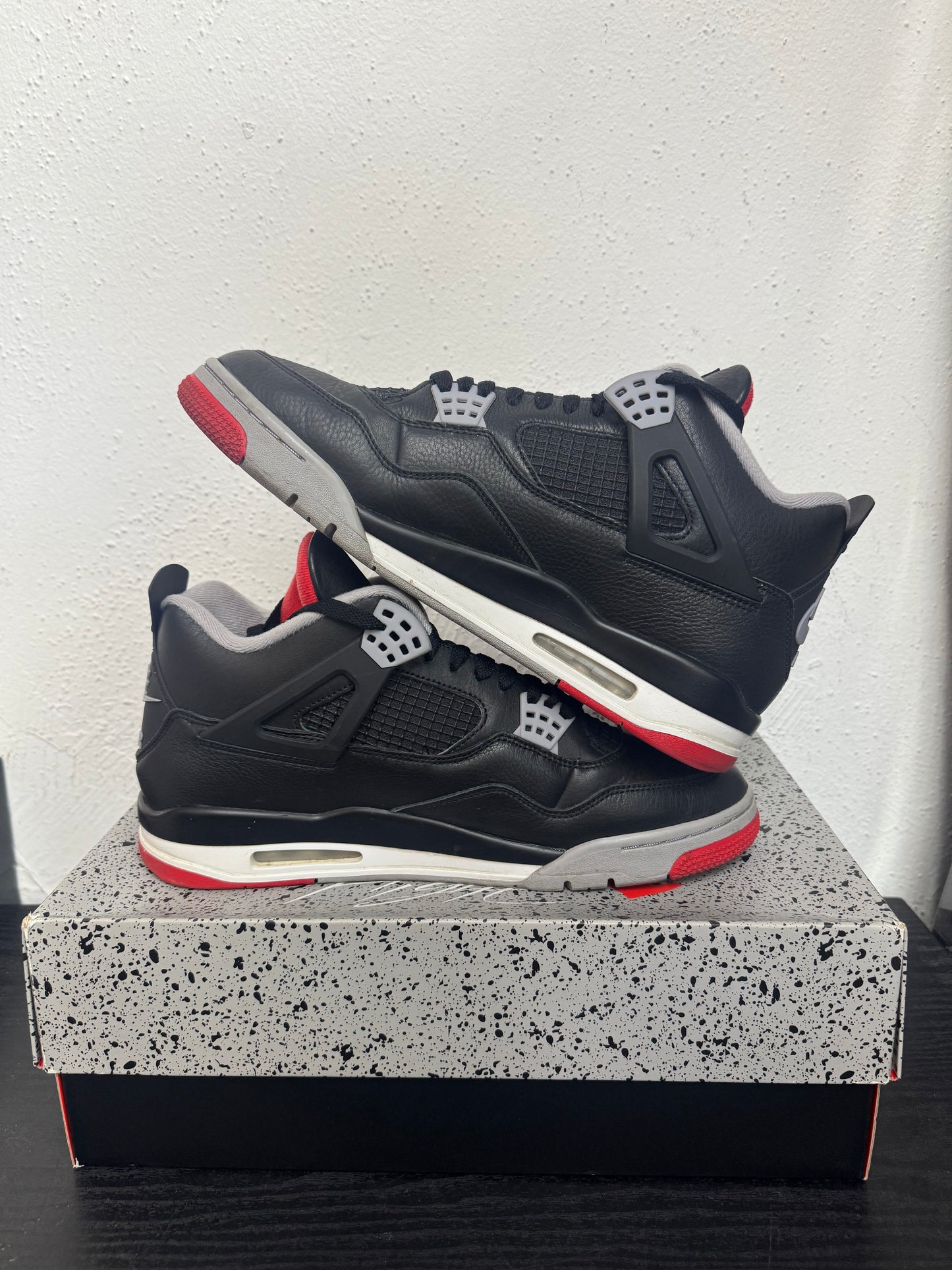 JORDAN 4 REIMAGINED BRED (USED)