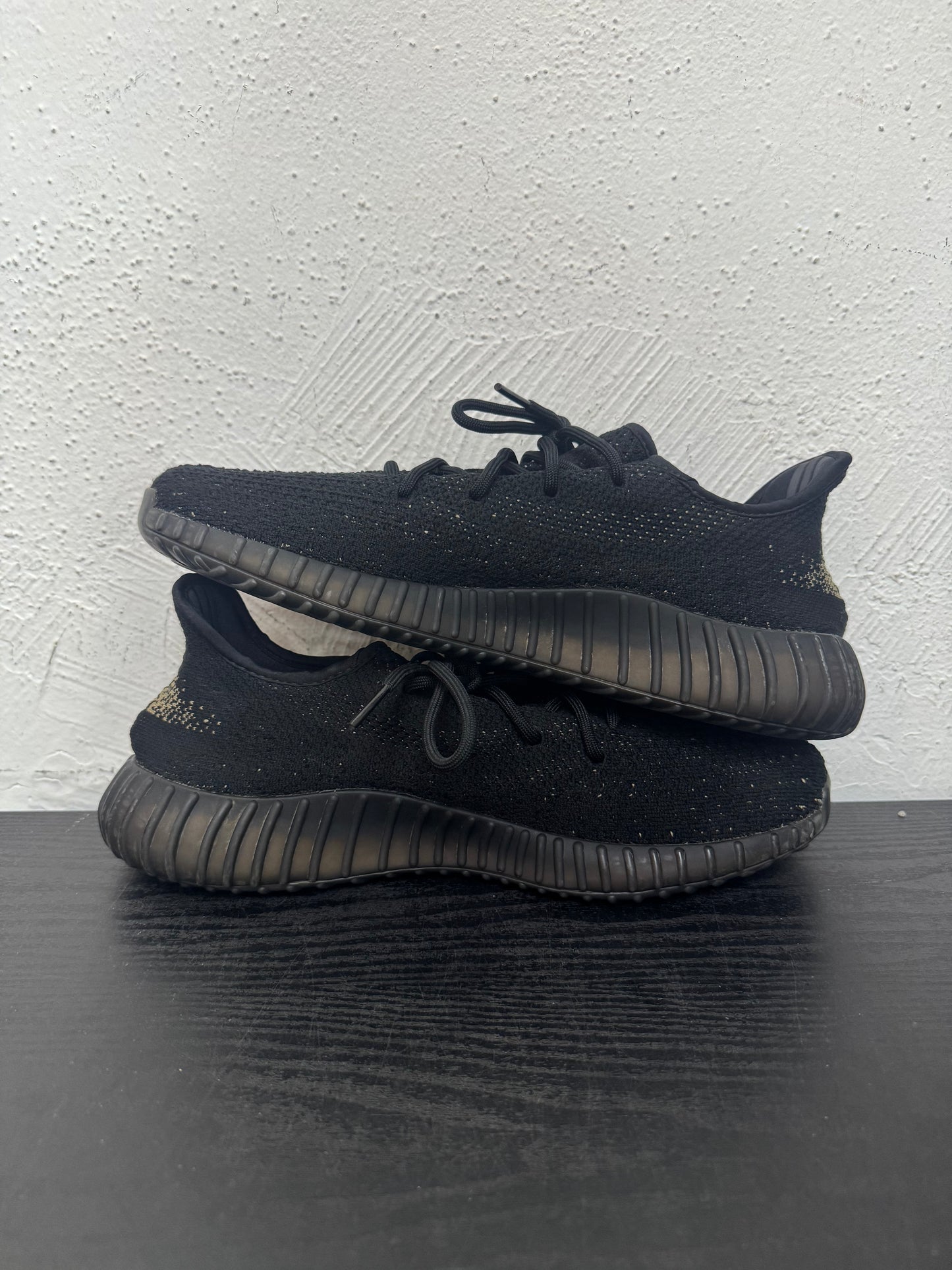 YEEZY 350 CORE BLK/GREEN (USED) (NB)