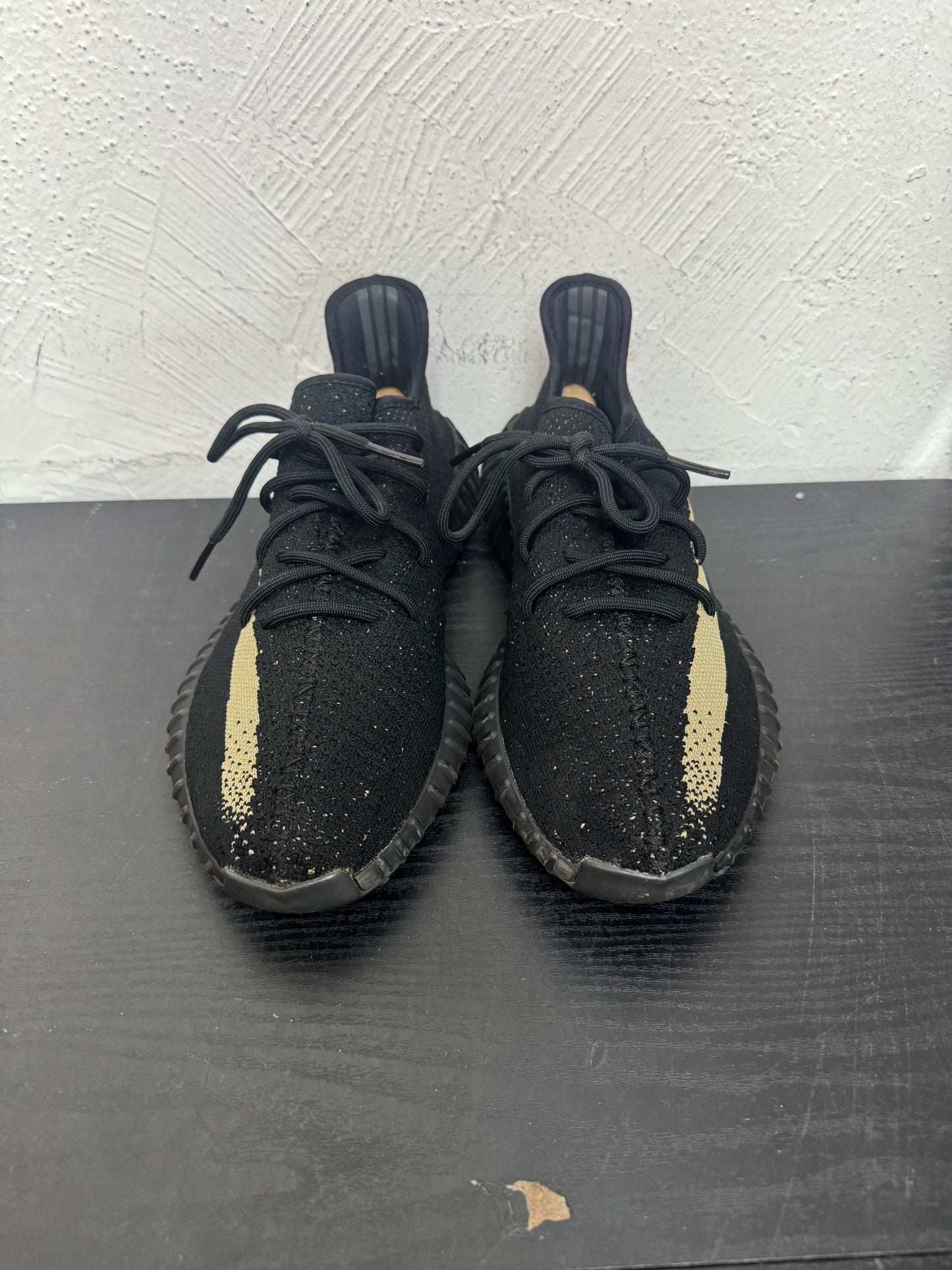 YEEZY 350 CORE BLK/GREEN (USED) (NB)