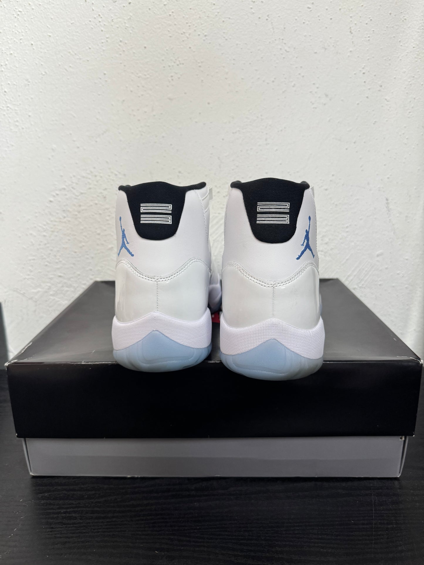 JORDAN 11 LEGEND BLUE (USED)