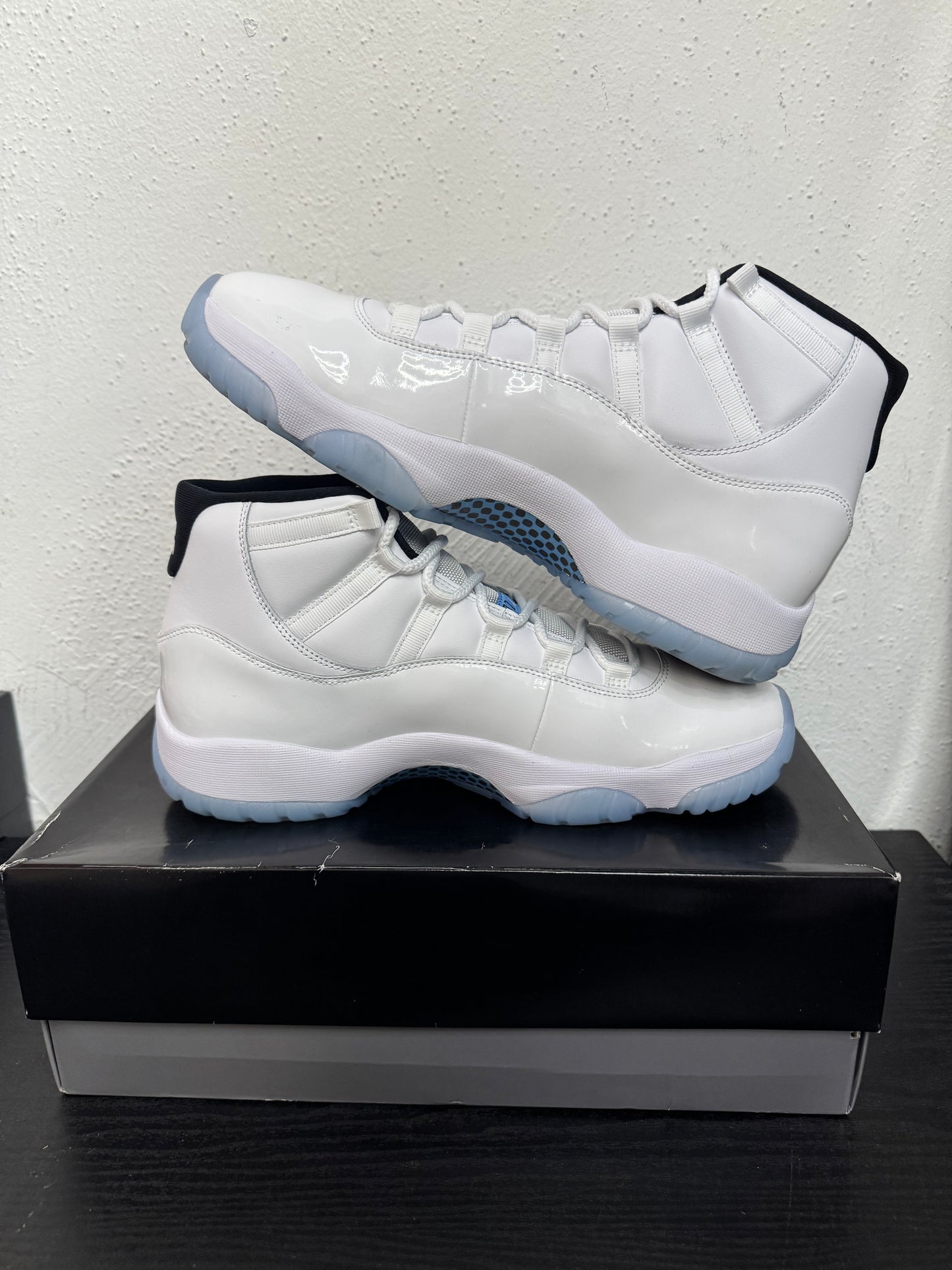 JORDAN 11 LEGEND BLUE (USED)