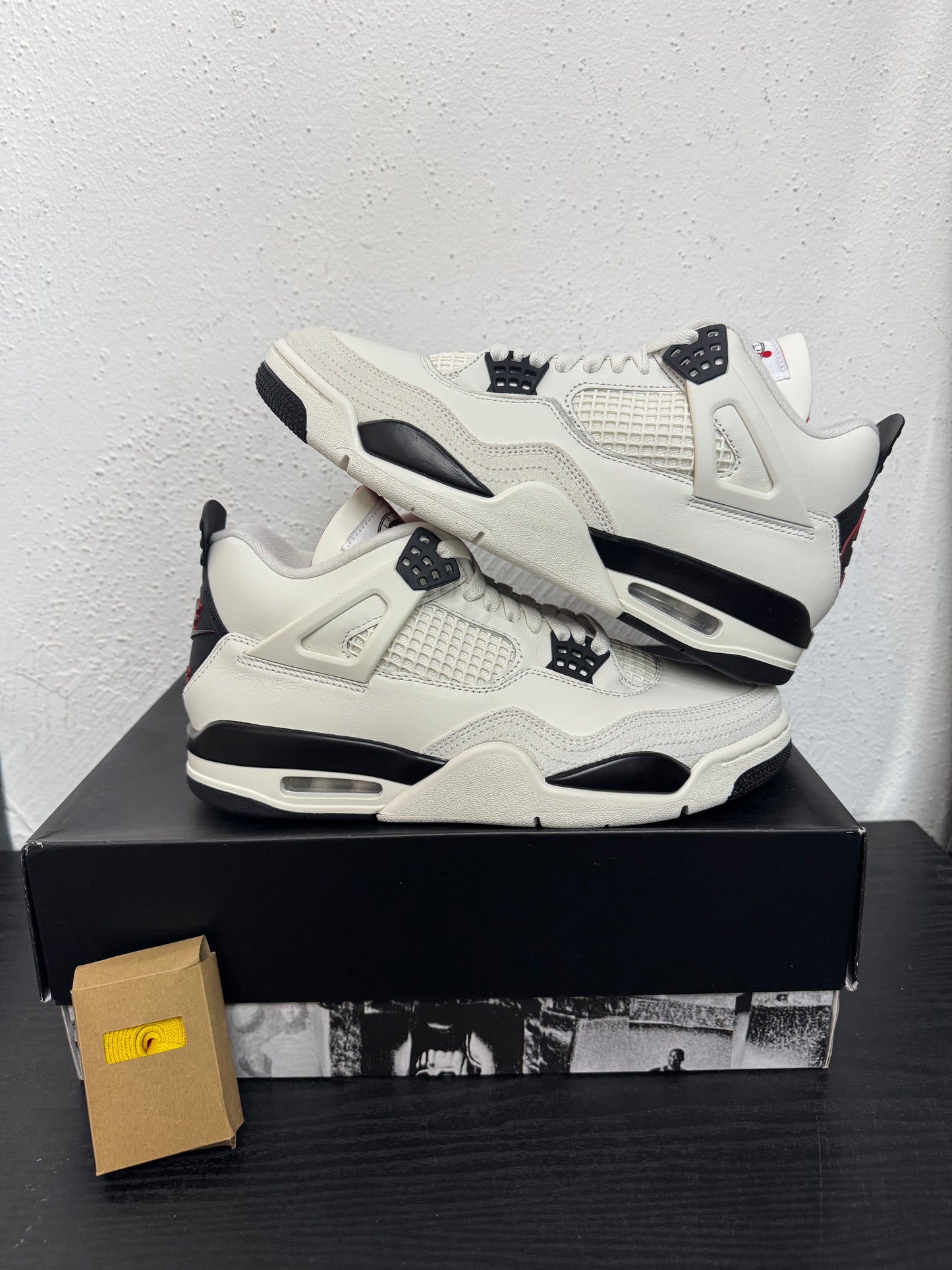 JORDAN 4 FLIGHT CLUB