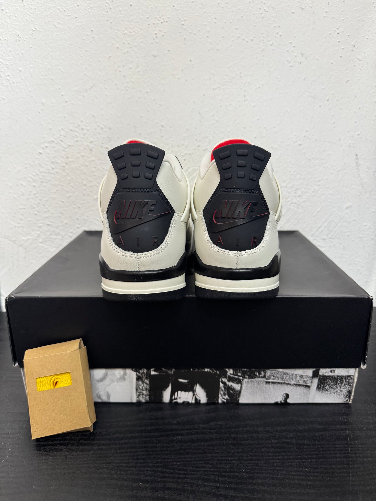 JORDAN 4 FLIGHT CLUB