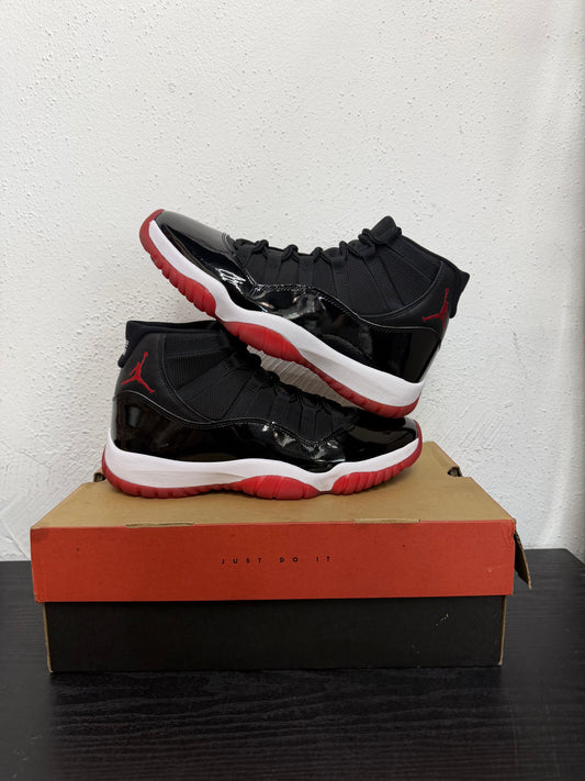 JORDAN 11 PLAYOFF BRED (USED)