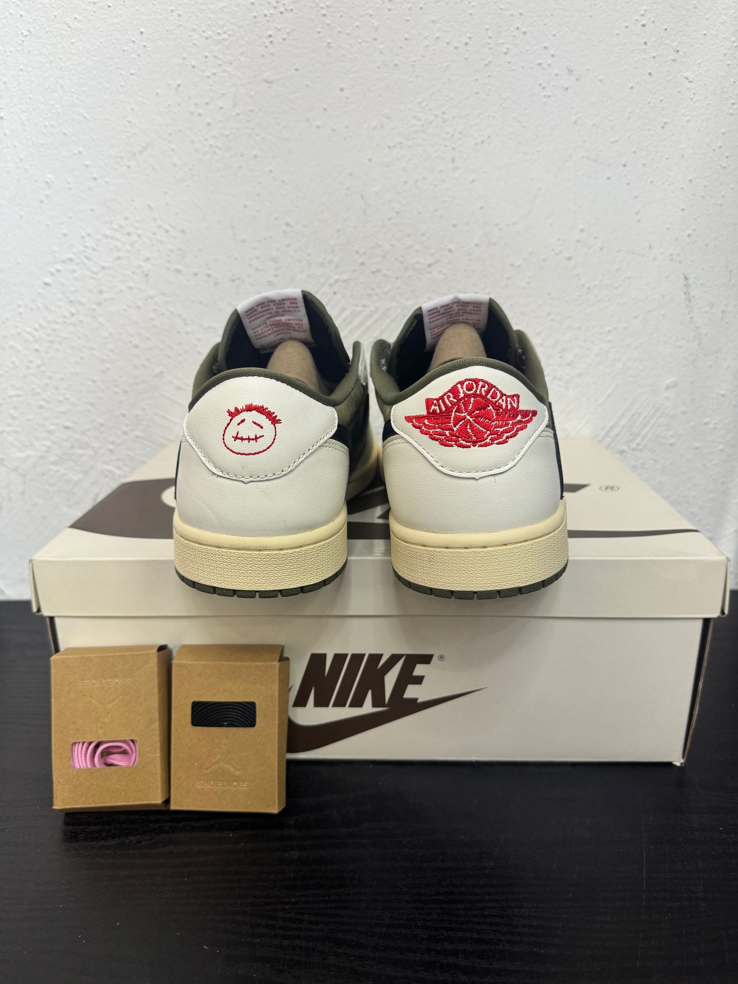 JORDAN 1 LOW TRAVIS SCOTT MEDIUM OLIVE