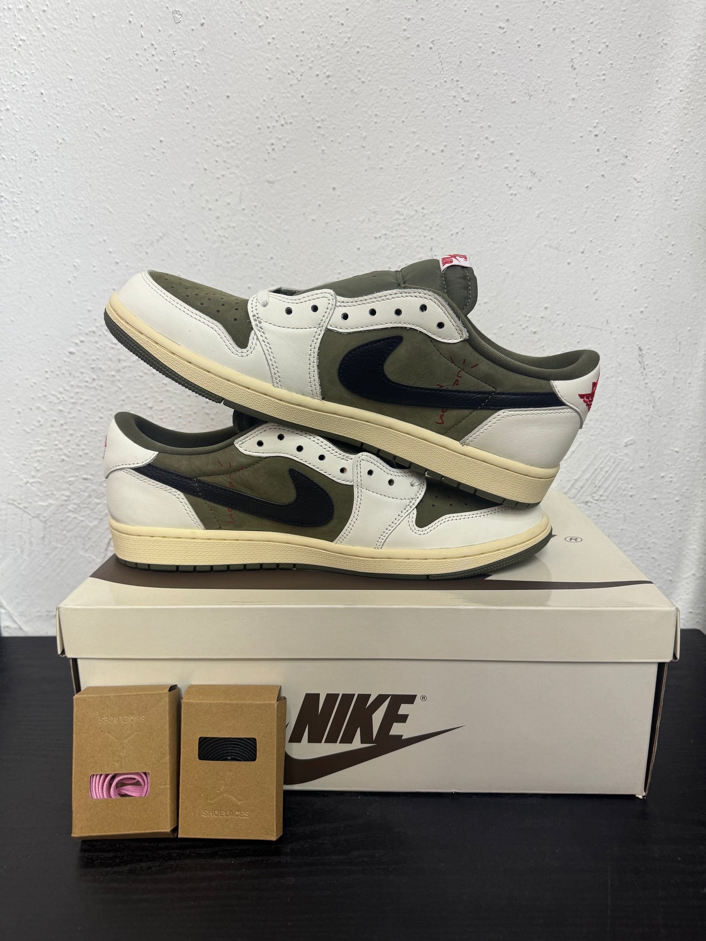 JORDAN 1 LOW TRAVIS SCOTT MEDIUM OLIVE