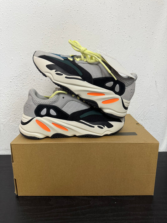 YEEZY 700 WAVE RUNNER (SAMPLE)